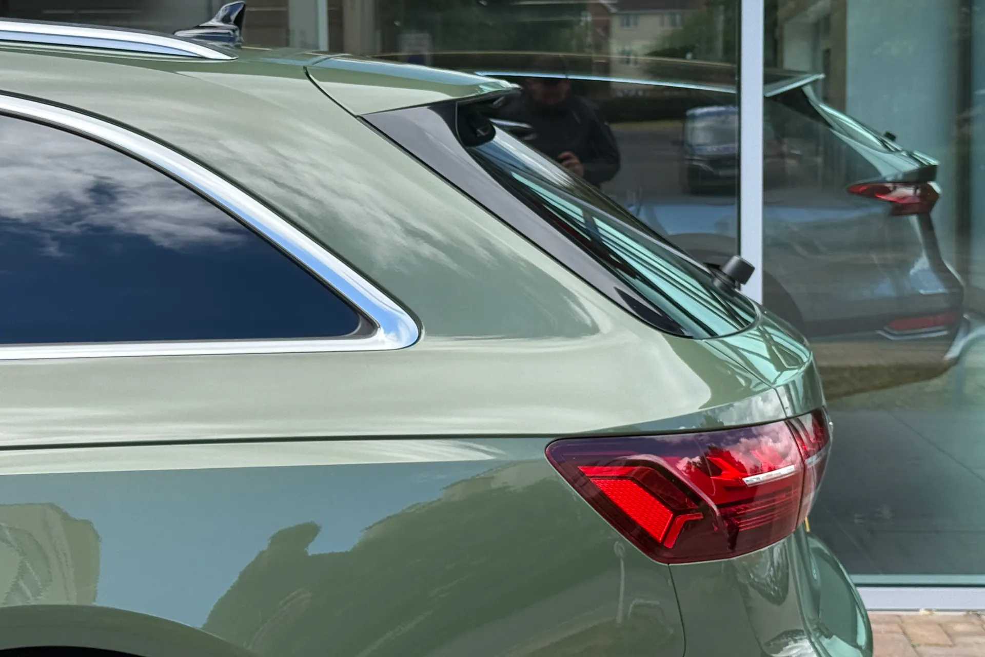 Audi A4 thumbnail image number 50