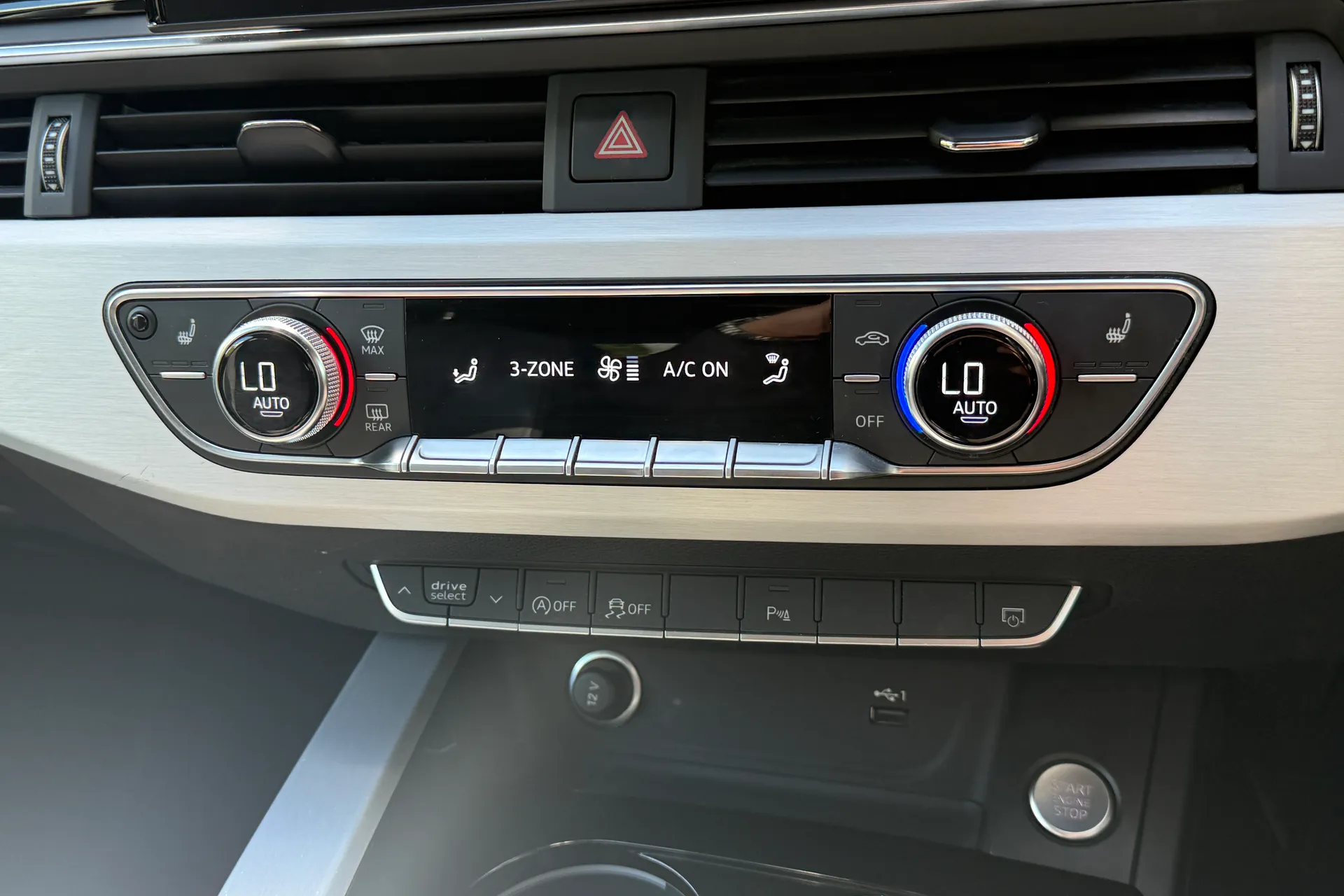 Audi A4 thumbnail image number 22