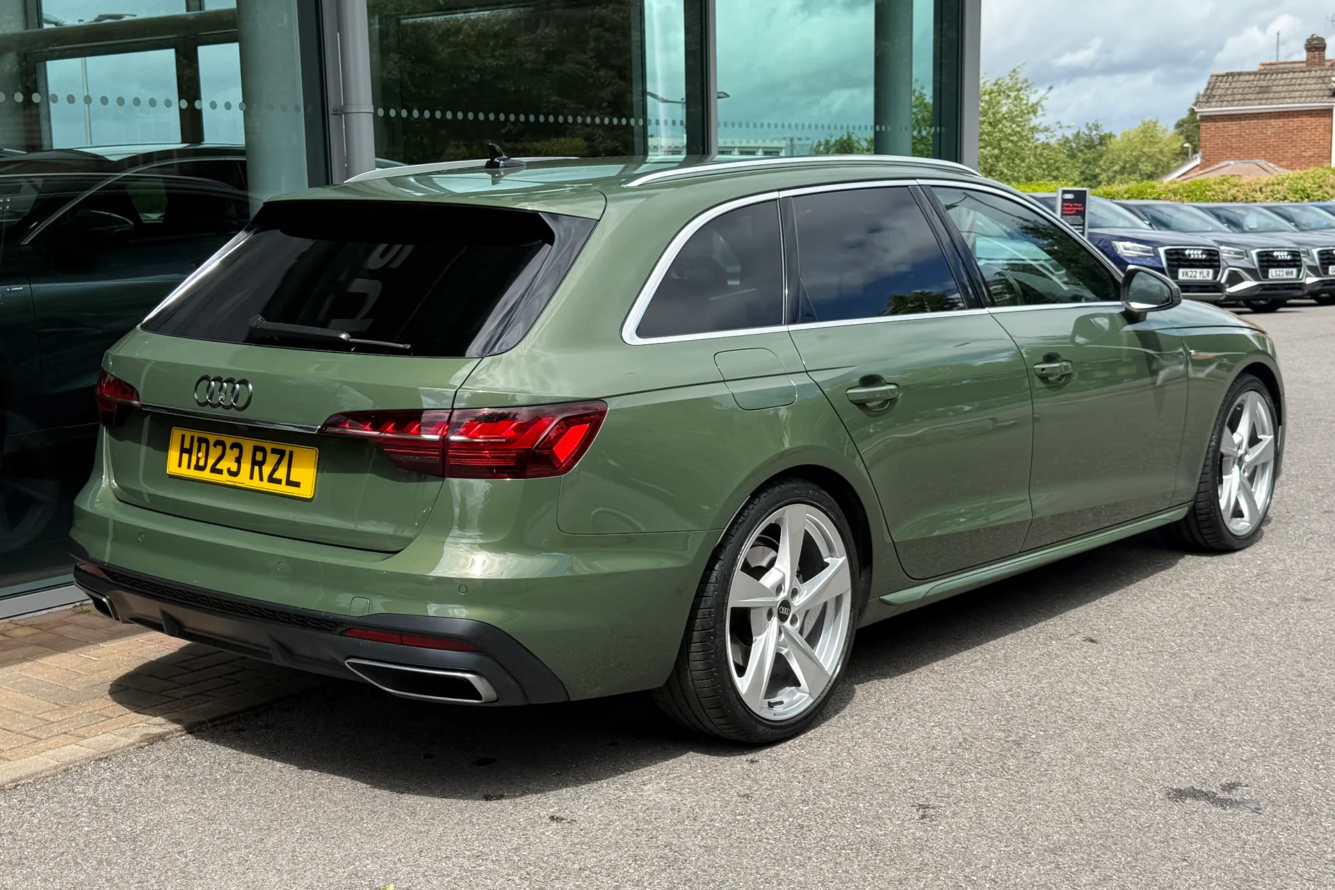 Audi A4 thumbnail image number 60
