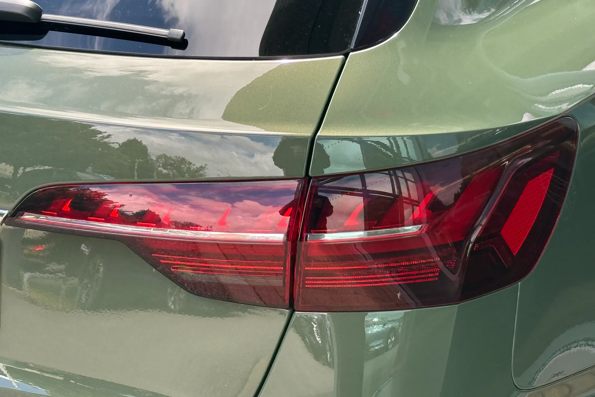Audi A4 thumbnail image number 47