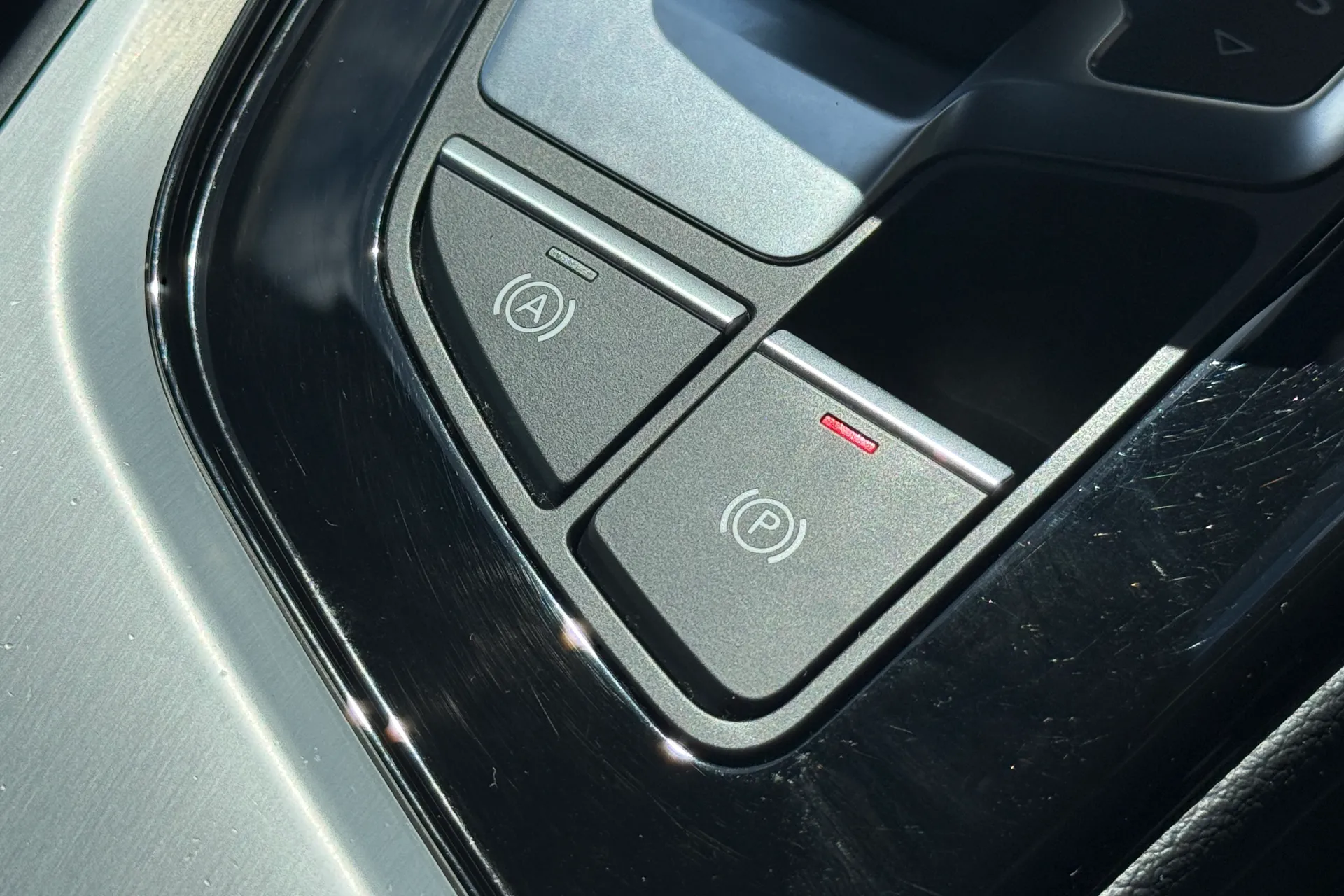 Audi A4 thumbnail image number 28