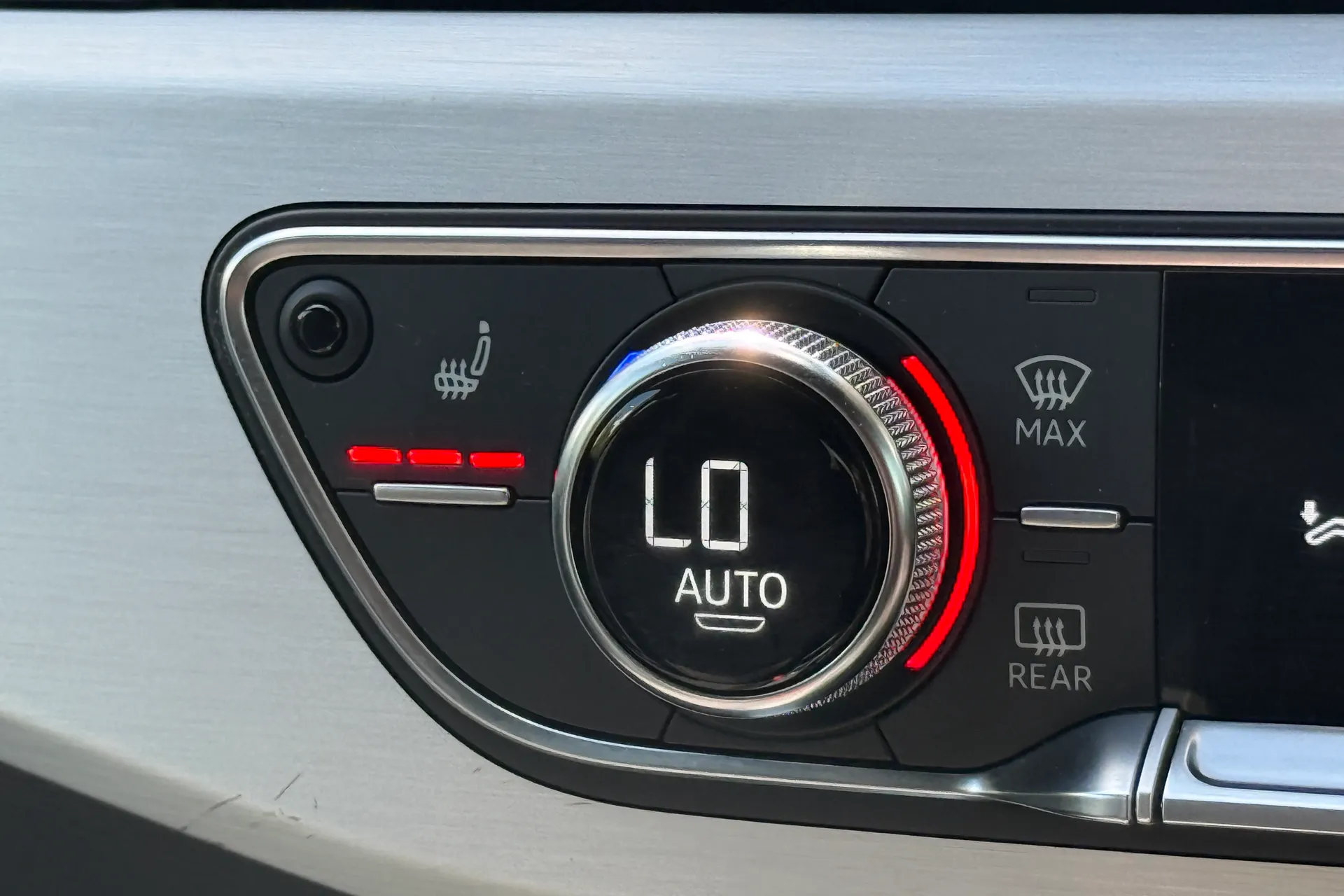 Audi A4 thumbnail image number 8