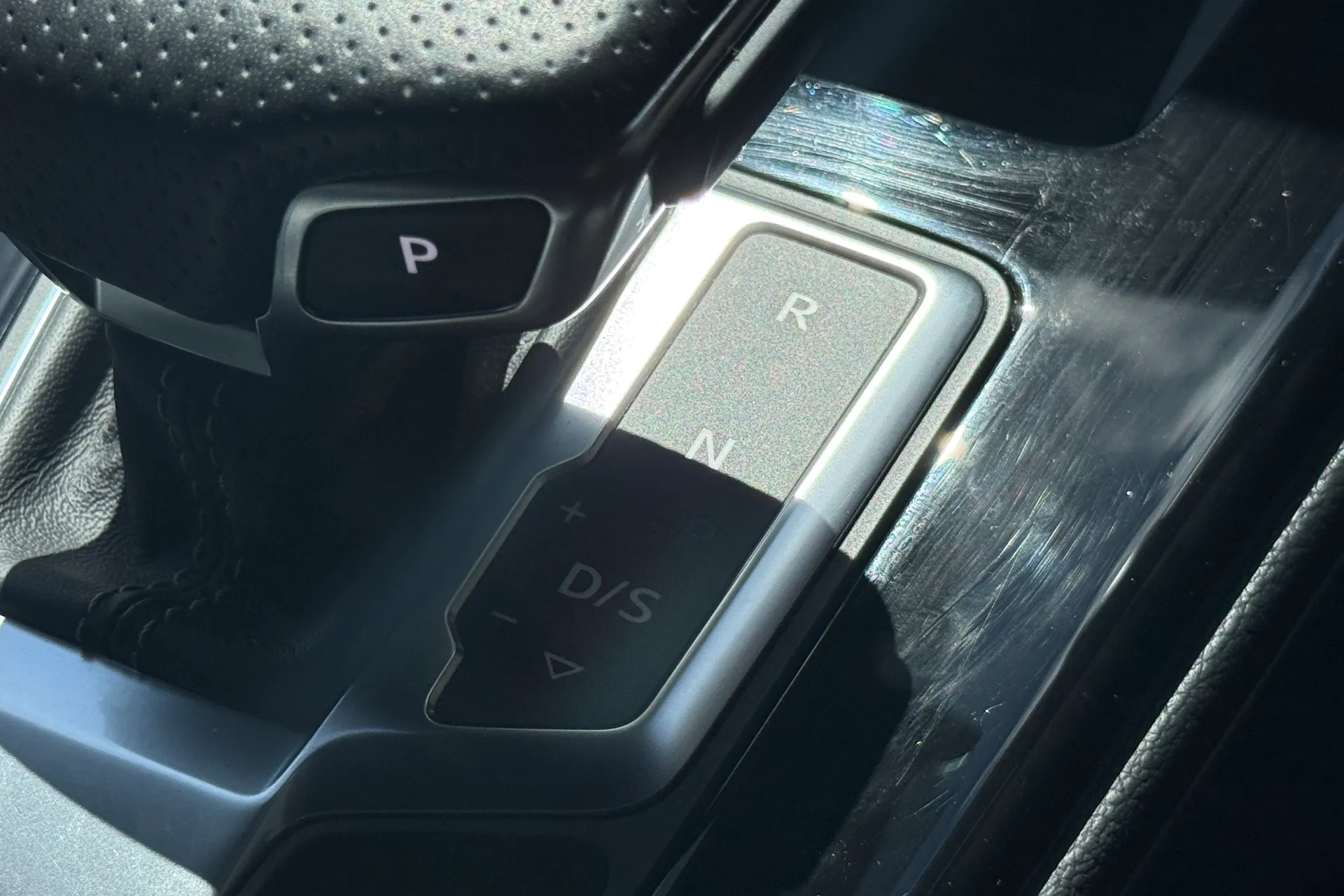 Audi A4 thumbnail image number 29