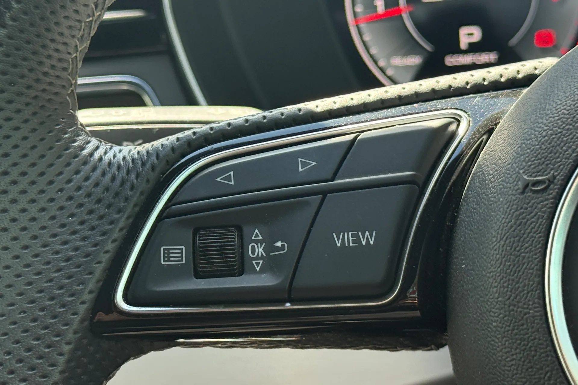 Audi A4 thumbnail image number 17