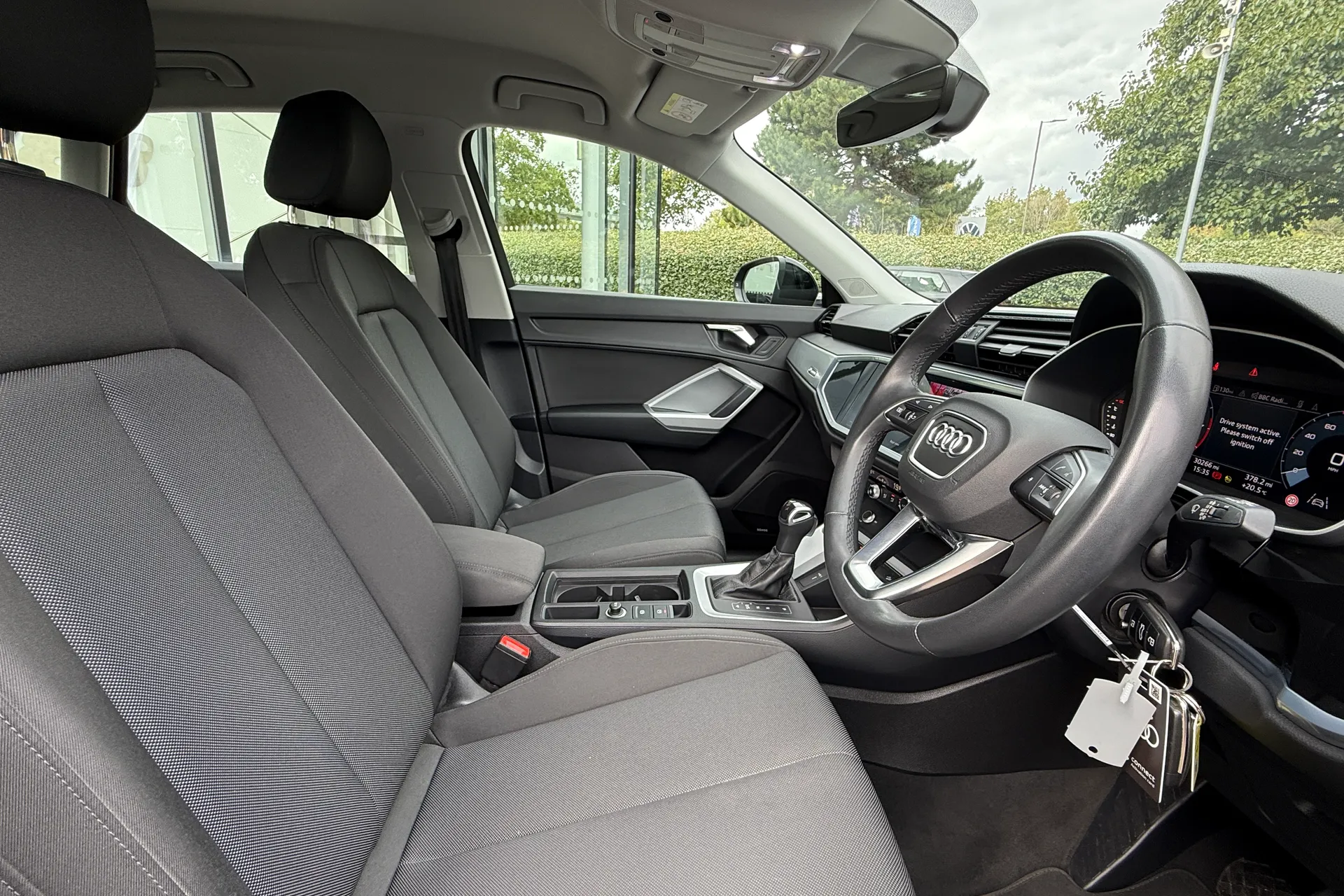 Audi Q3 thumbnail image number 16