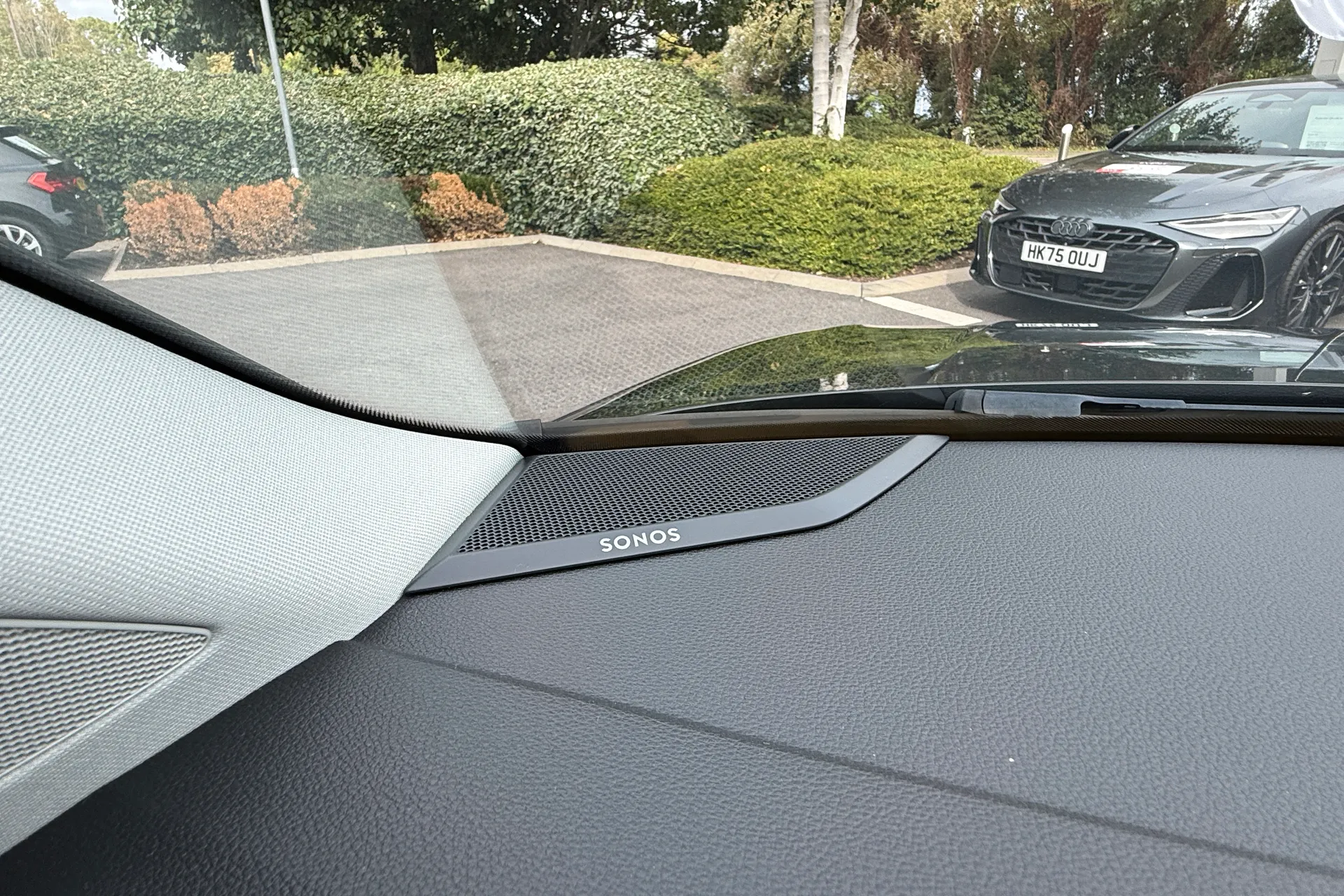 Audi Q3 thumbnail image number 39