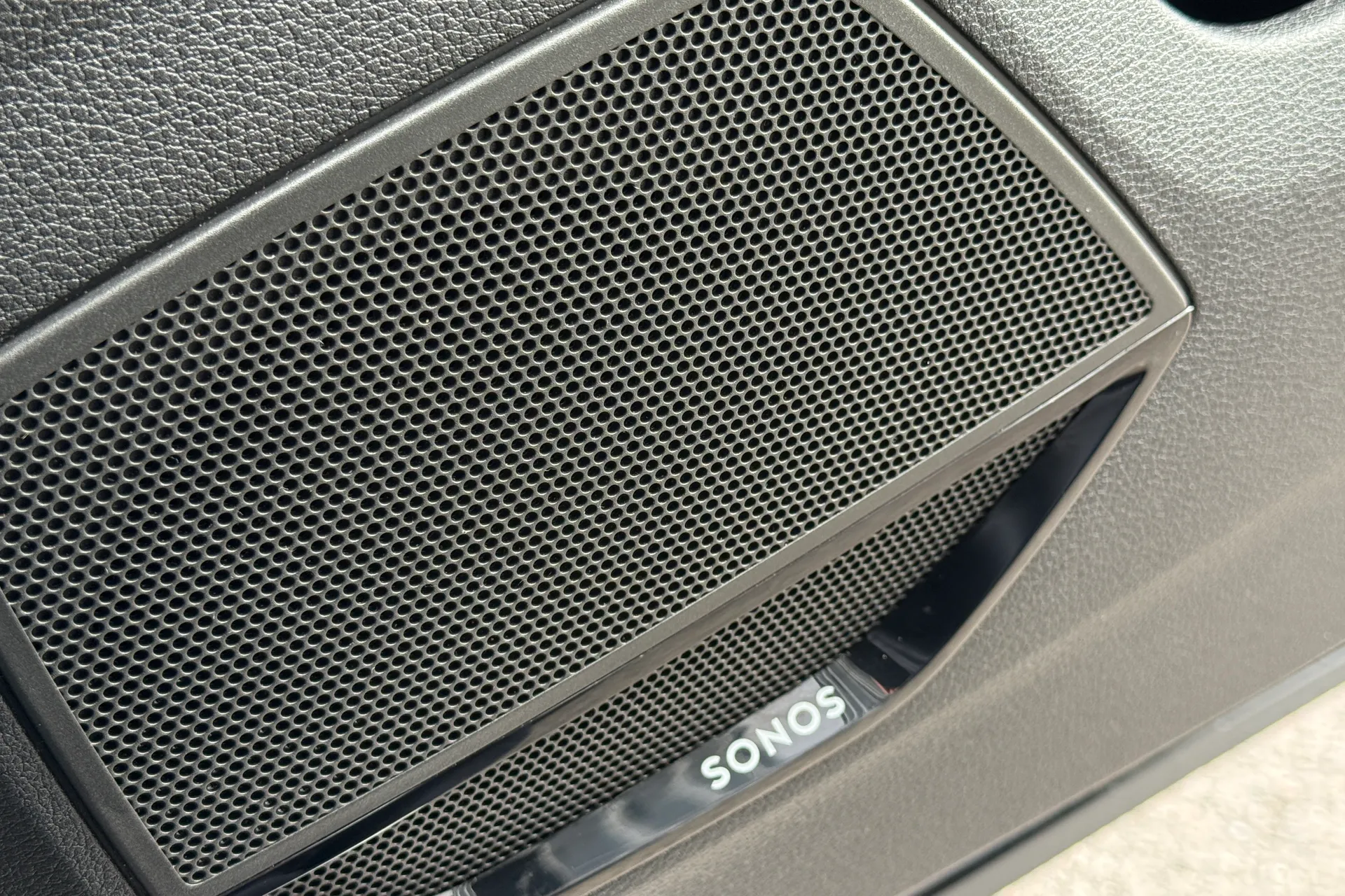 Audi Q3 thumbnail image number 22