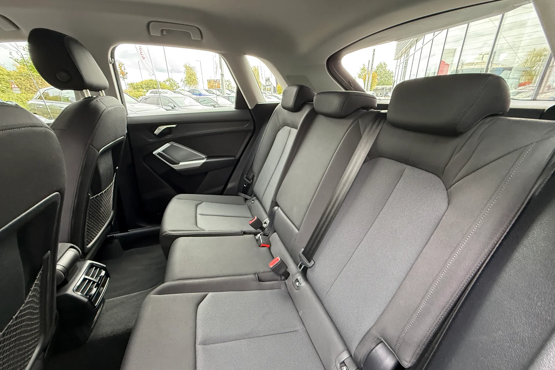 Audi Q3 thumbnail image number 41