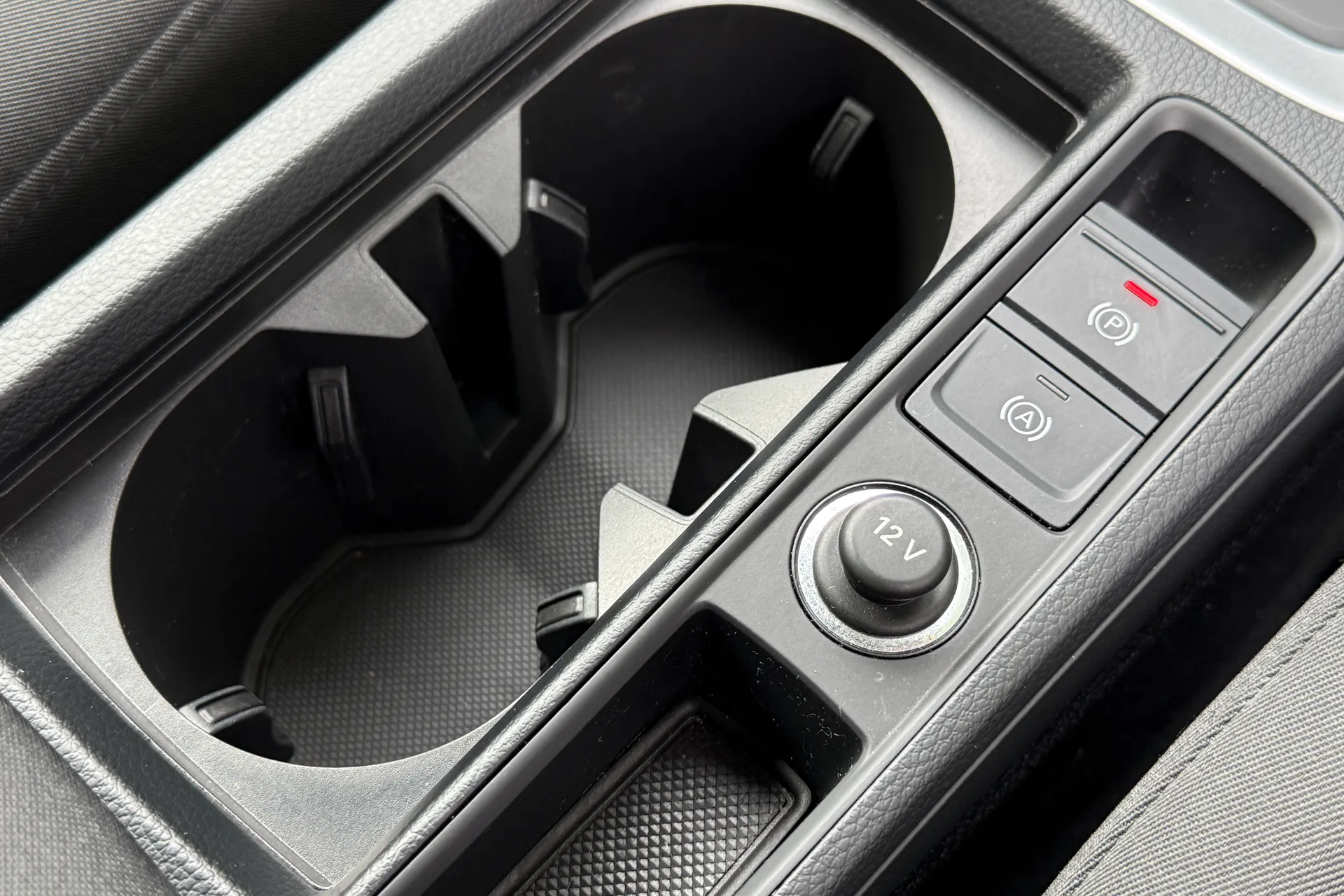 Audi Q3 thumbnail image number 36