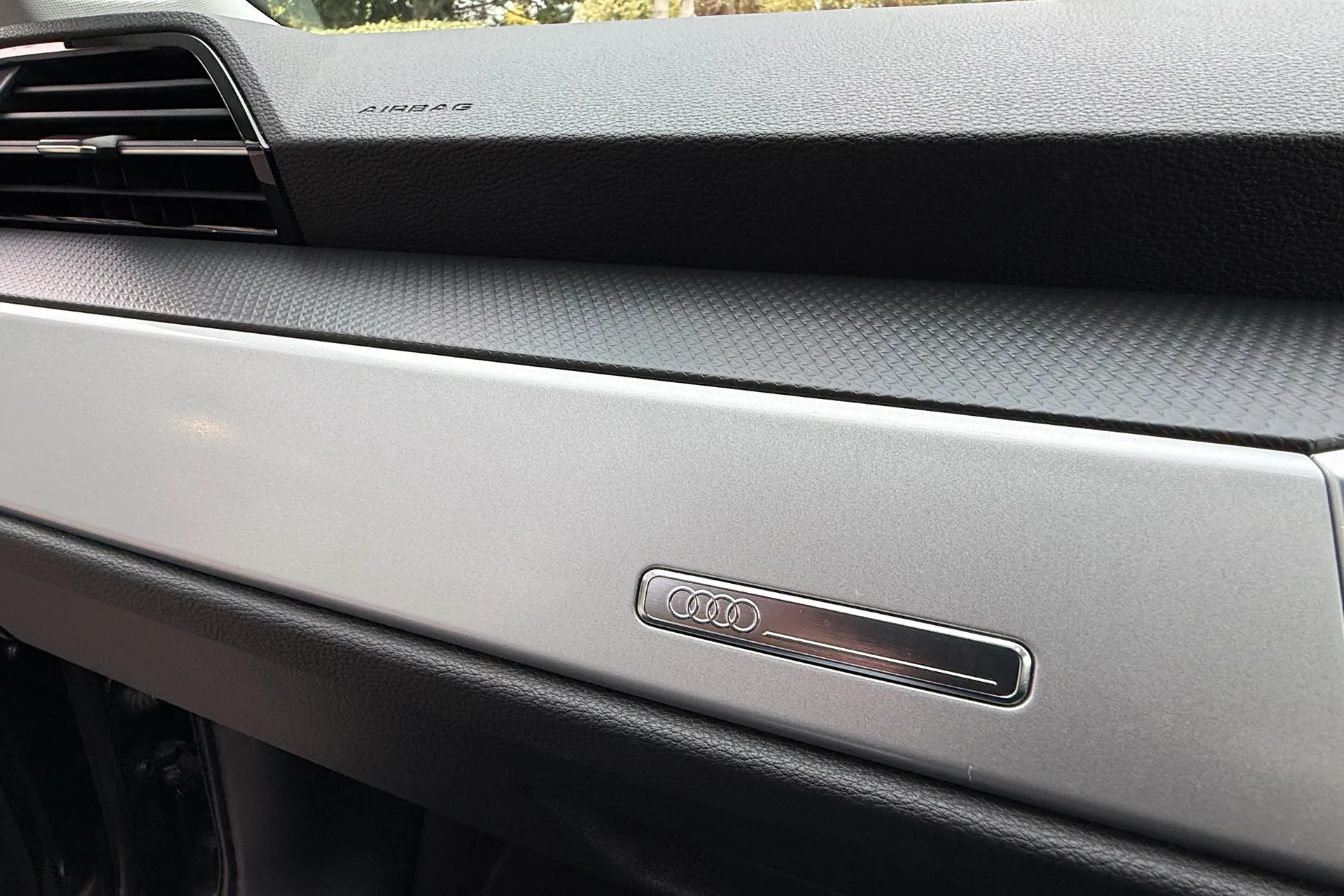 Audi Q3 thumbnail image number 40