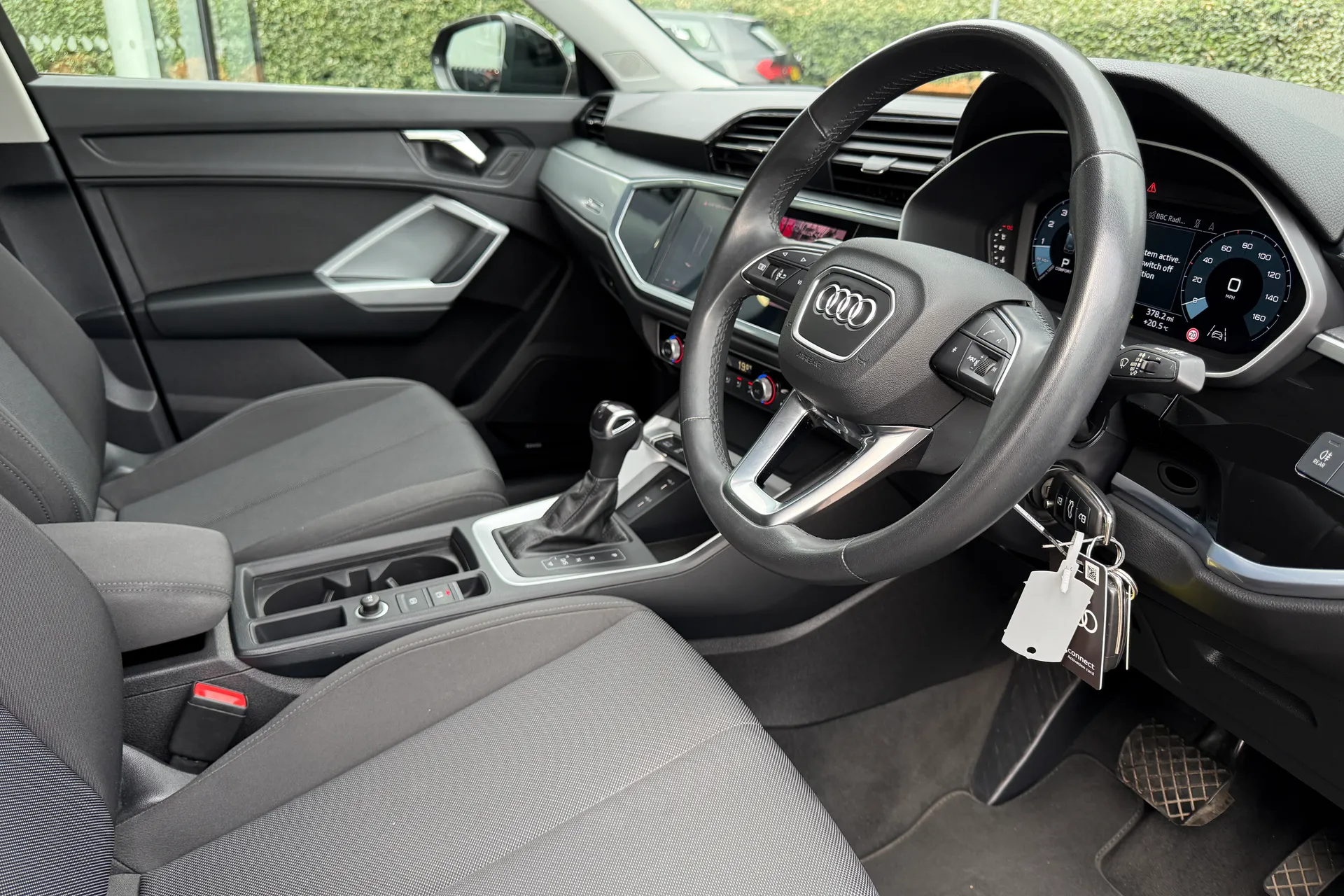 Audi Q3 thumbnail image number 13