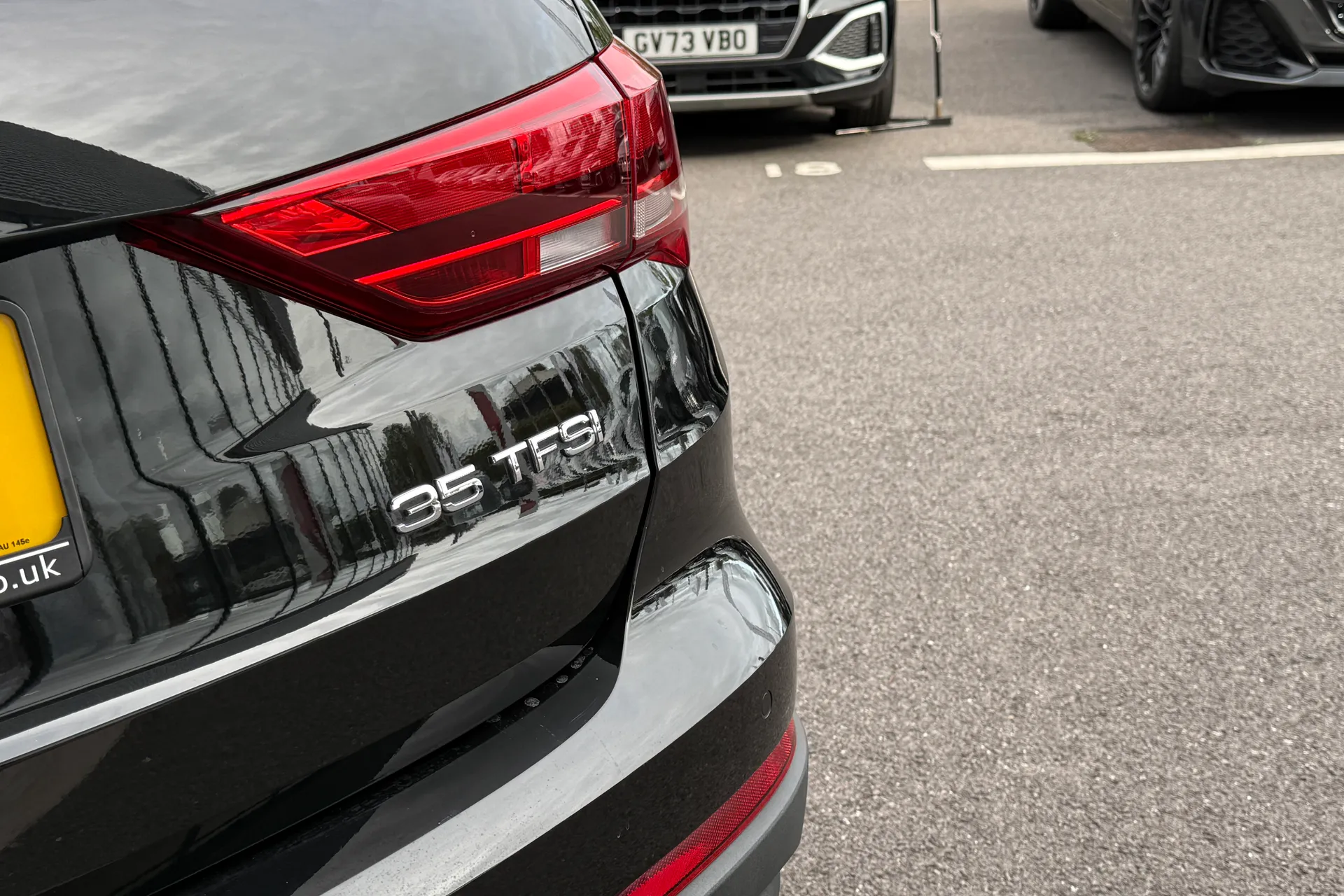 Audi Q3 thumbnail image number 42