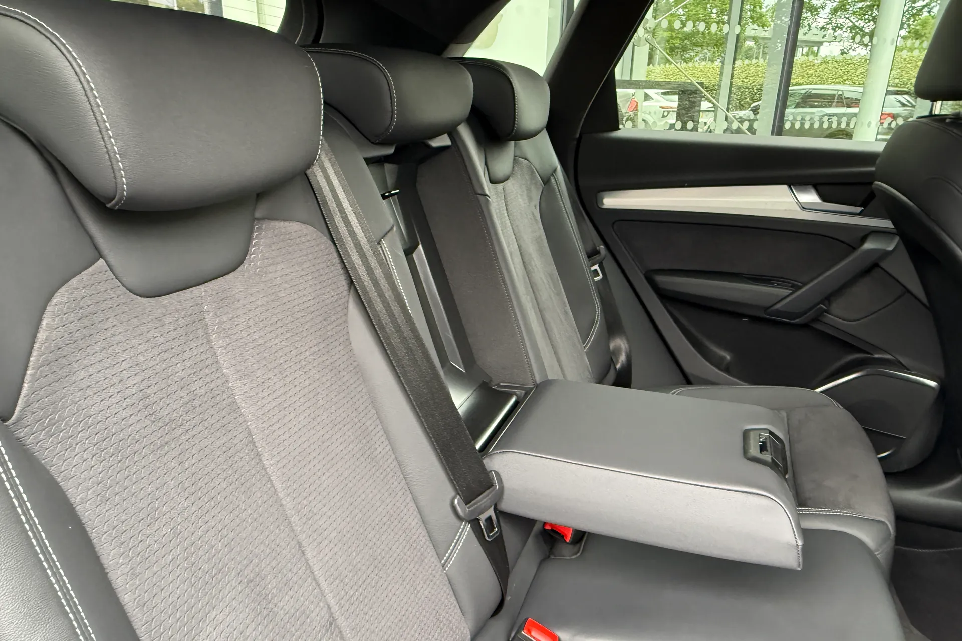 Audi Q5 thumbnail image number 40
