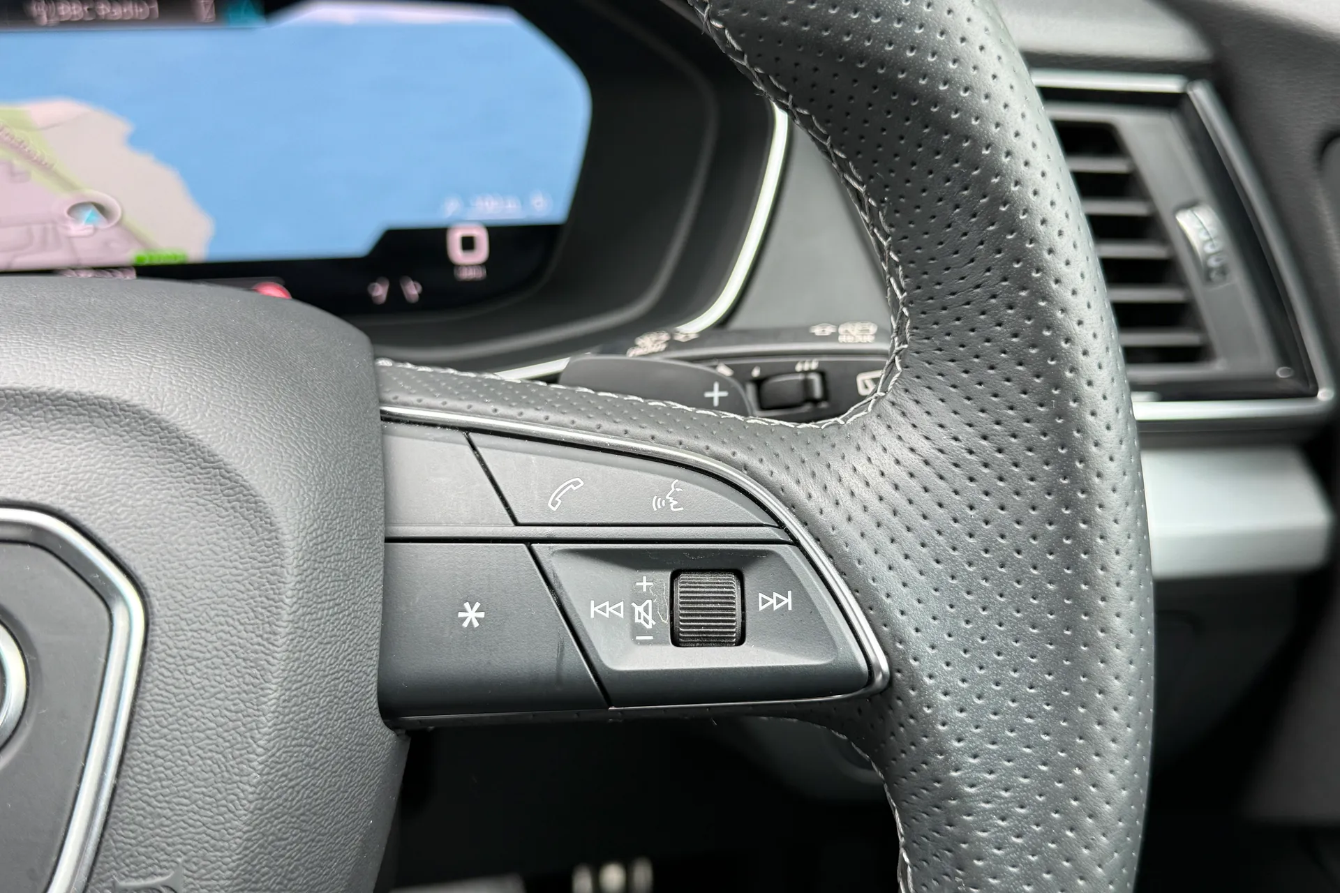 Audi Q5 thumbnail image number 48
