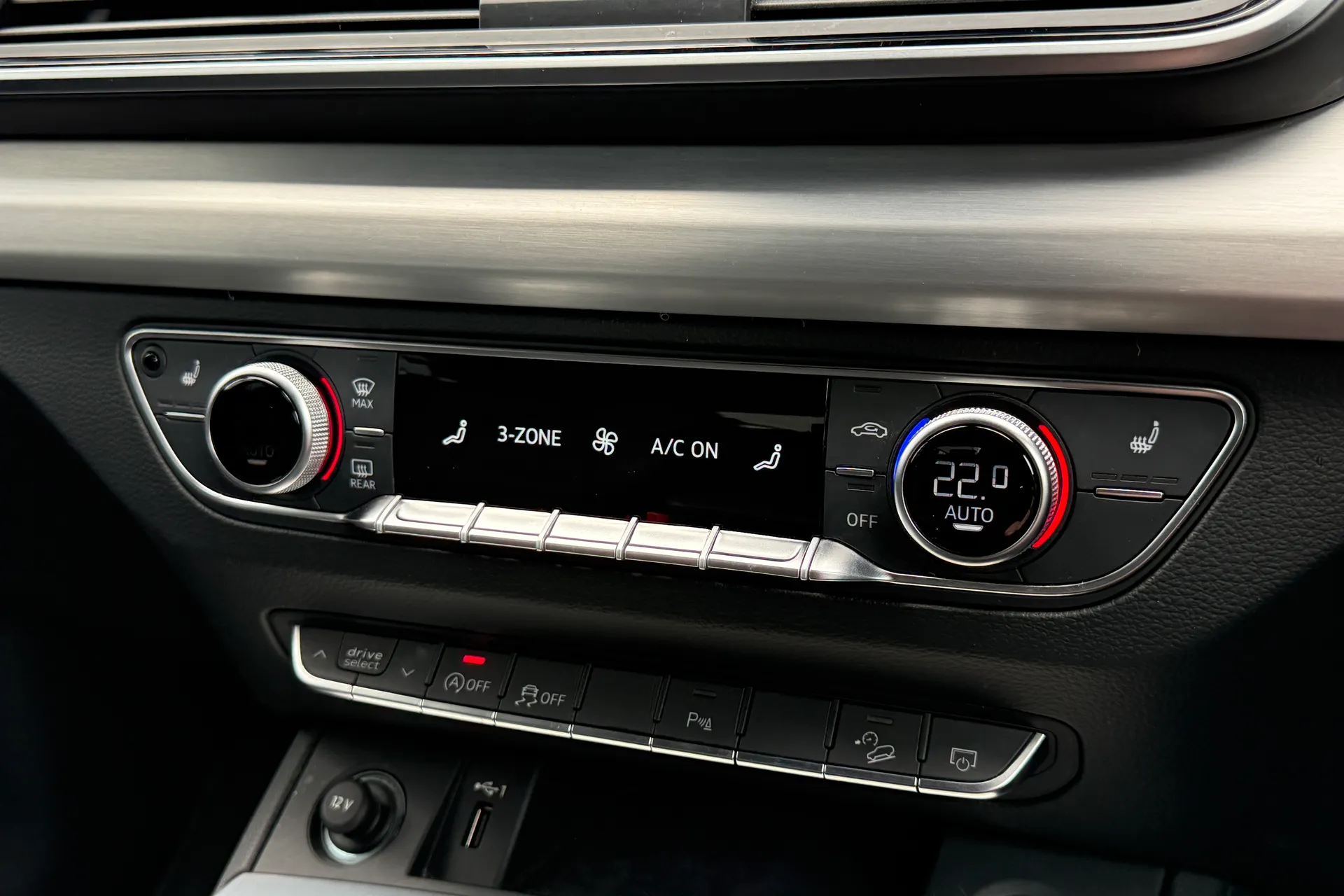 Audi Q5 thumbnail image number 32