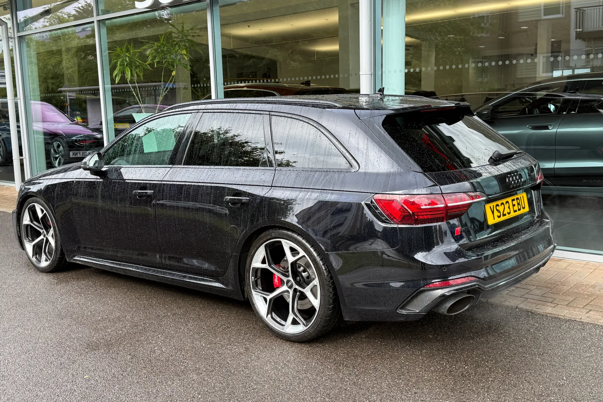 Audi RS4 thumbnail image number 12