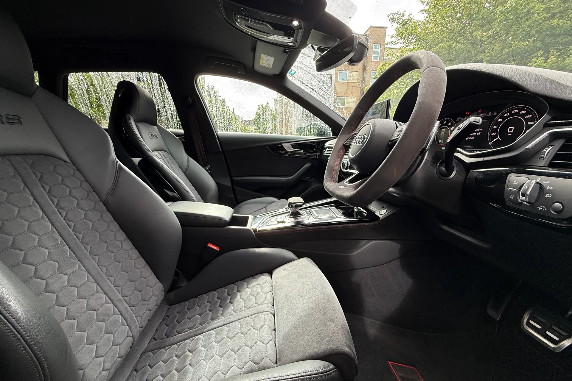 Audi RS4 thumbnail image number 39