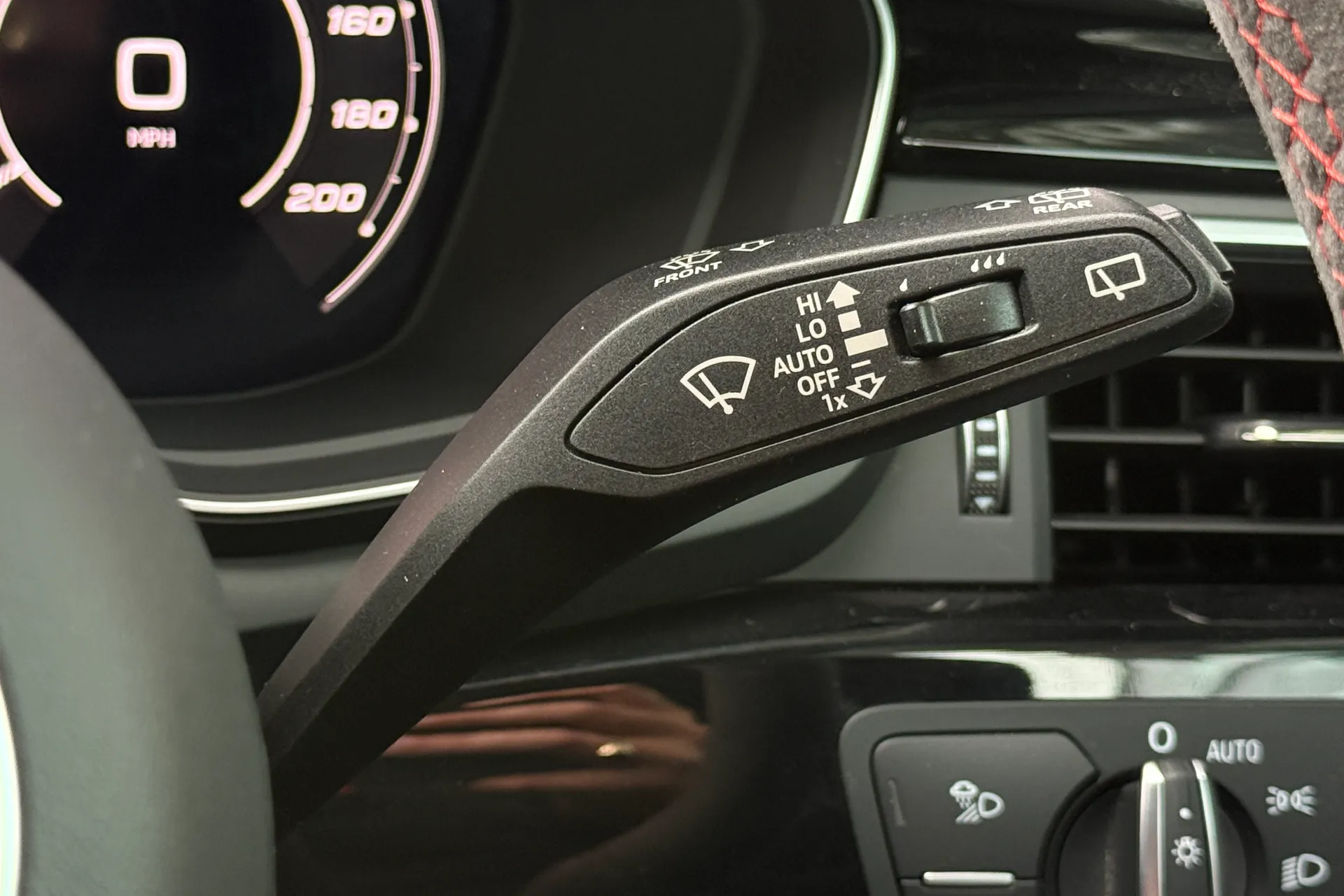 Audi RS4 thumbnail image number 20