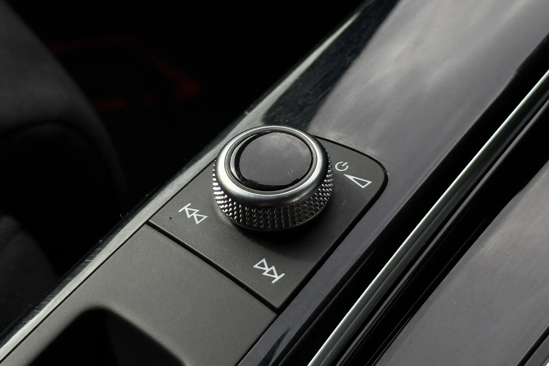 Audi RS4 thumbnail image number 27