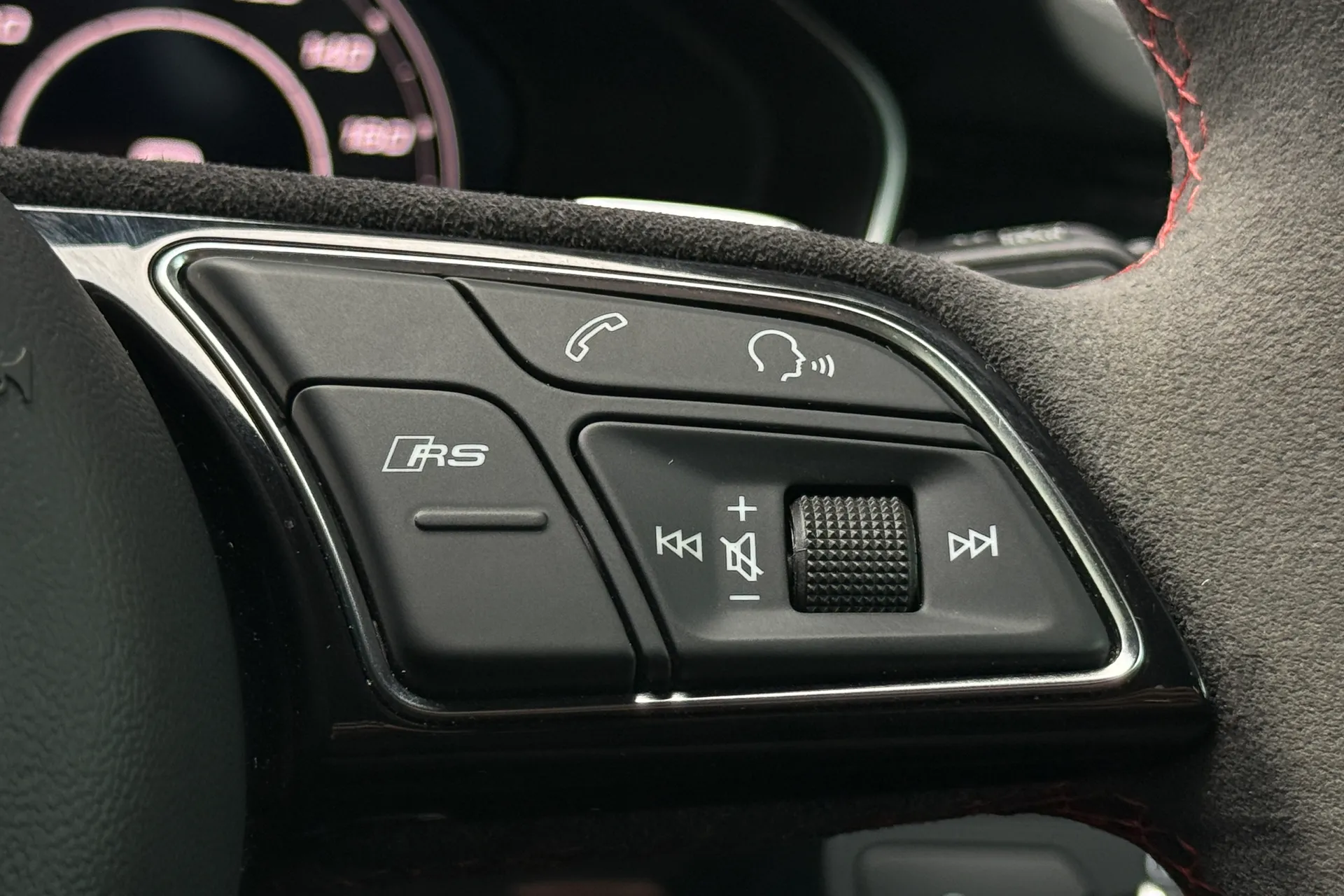 Audi RS4 thumbnail image number 17