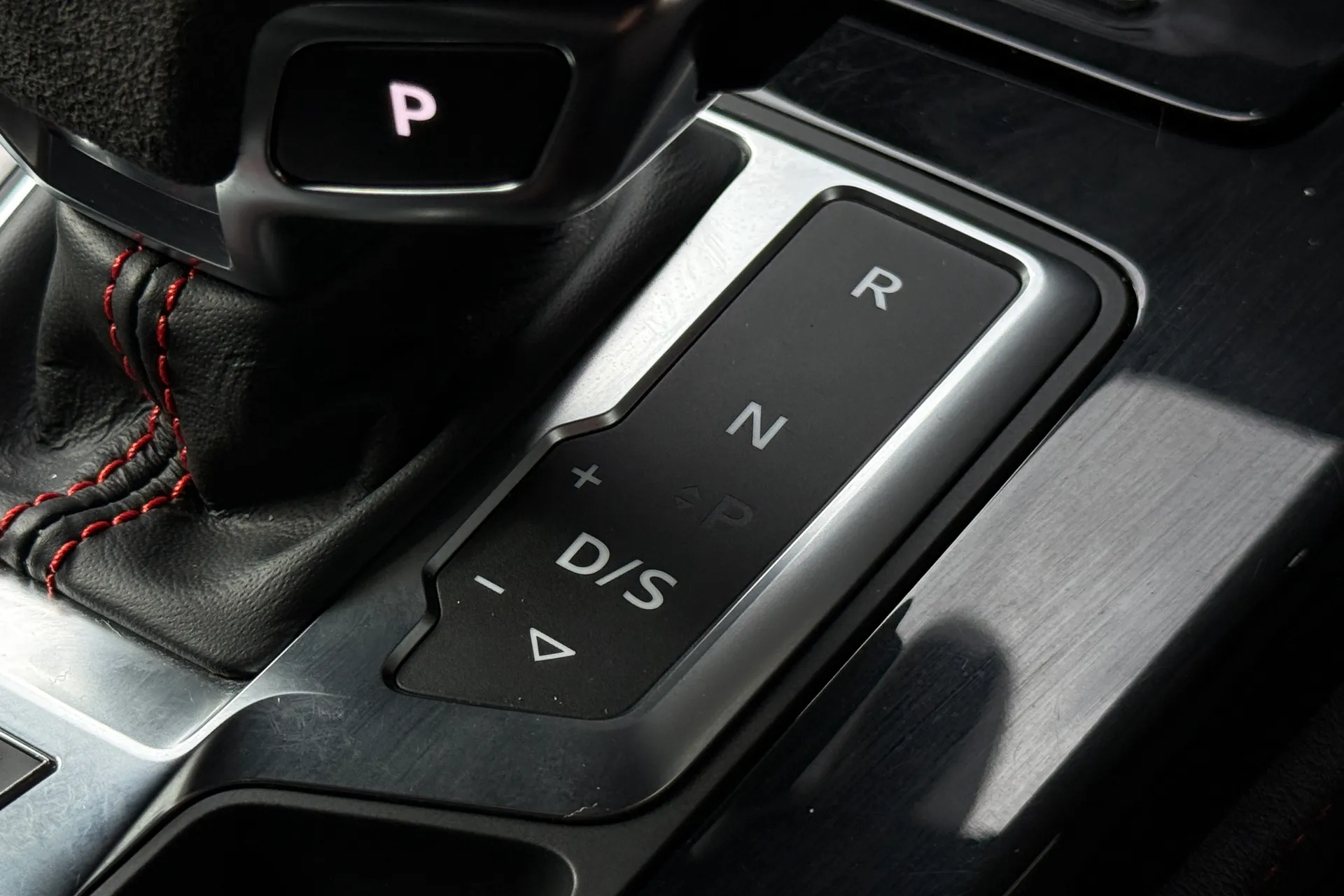 Audi RS4 thumbnail image number 29