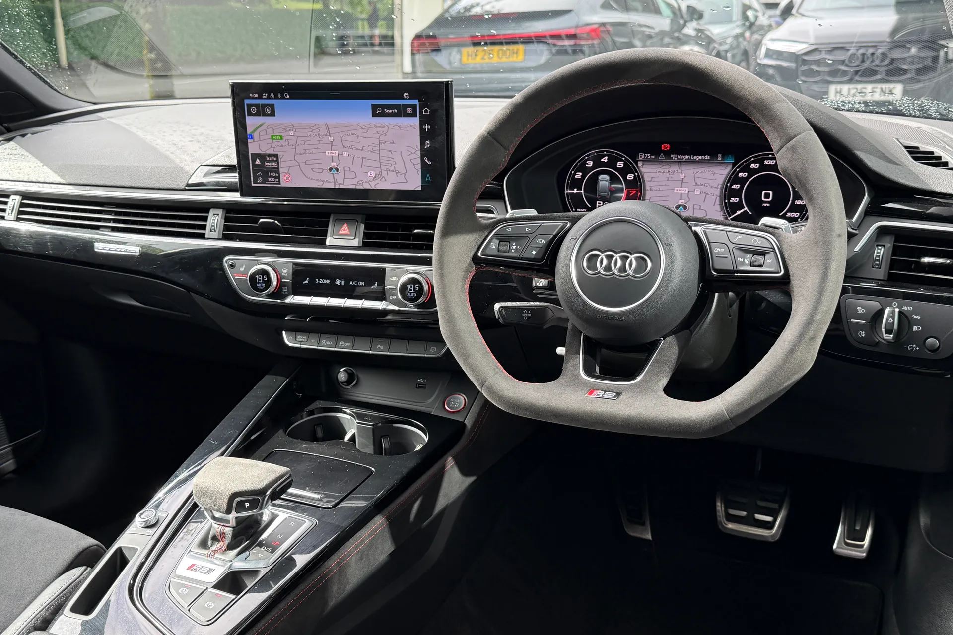 Audi RS4 thumbnail image number 44