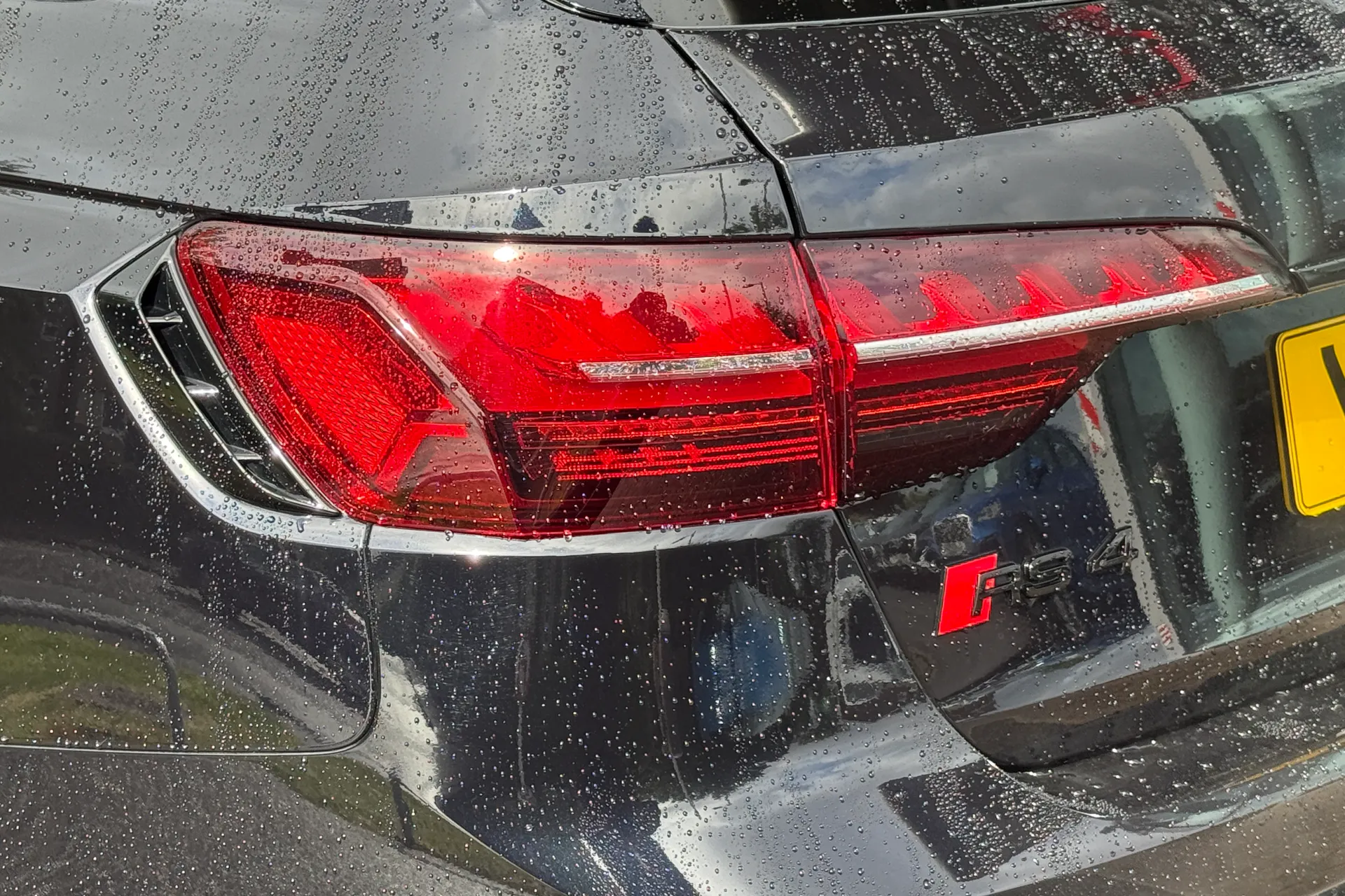 Audi RS4 thumbnail image number 54