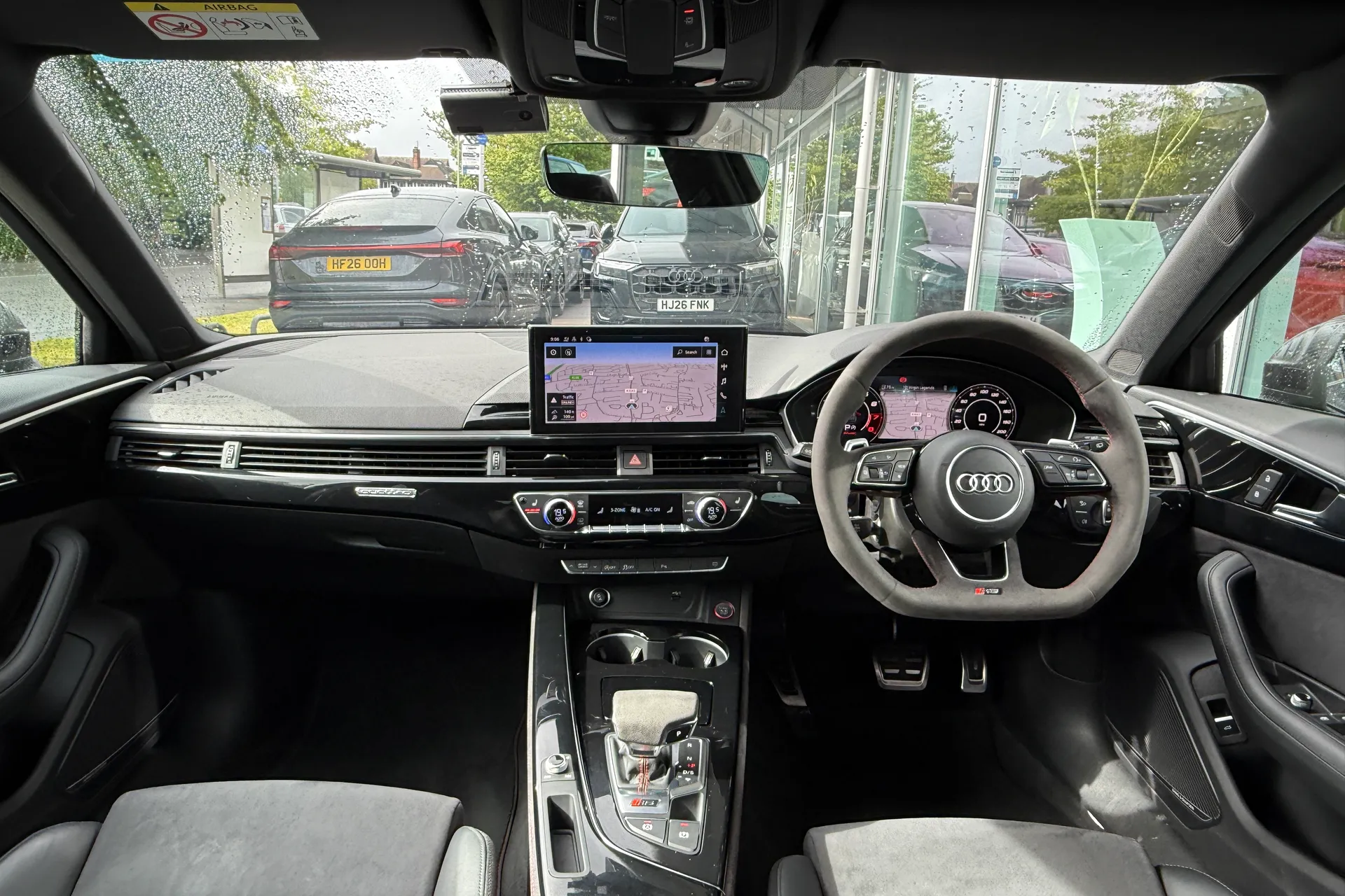 Audi RS4 thumbnail image number 3