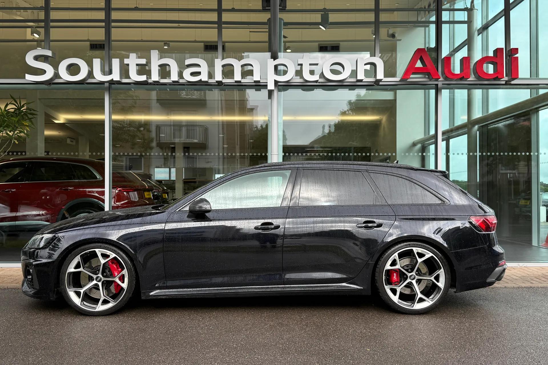 Audi RS4 thumbnail image number 61