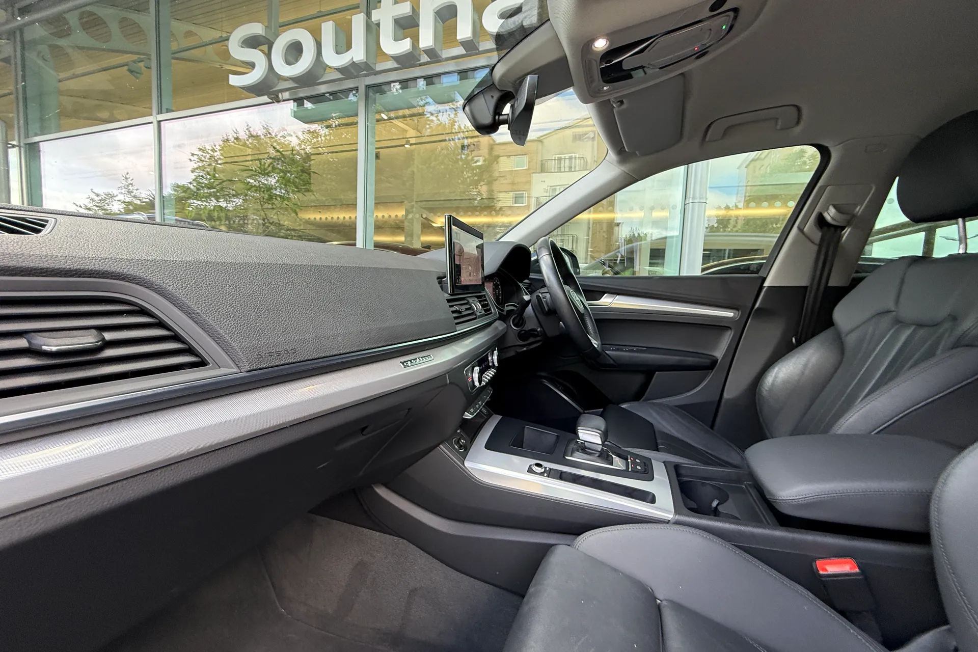 Audi Q5 thumbnail image number 10