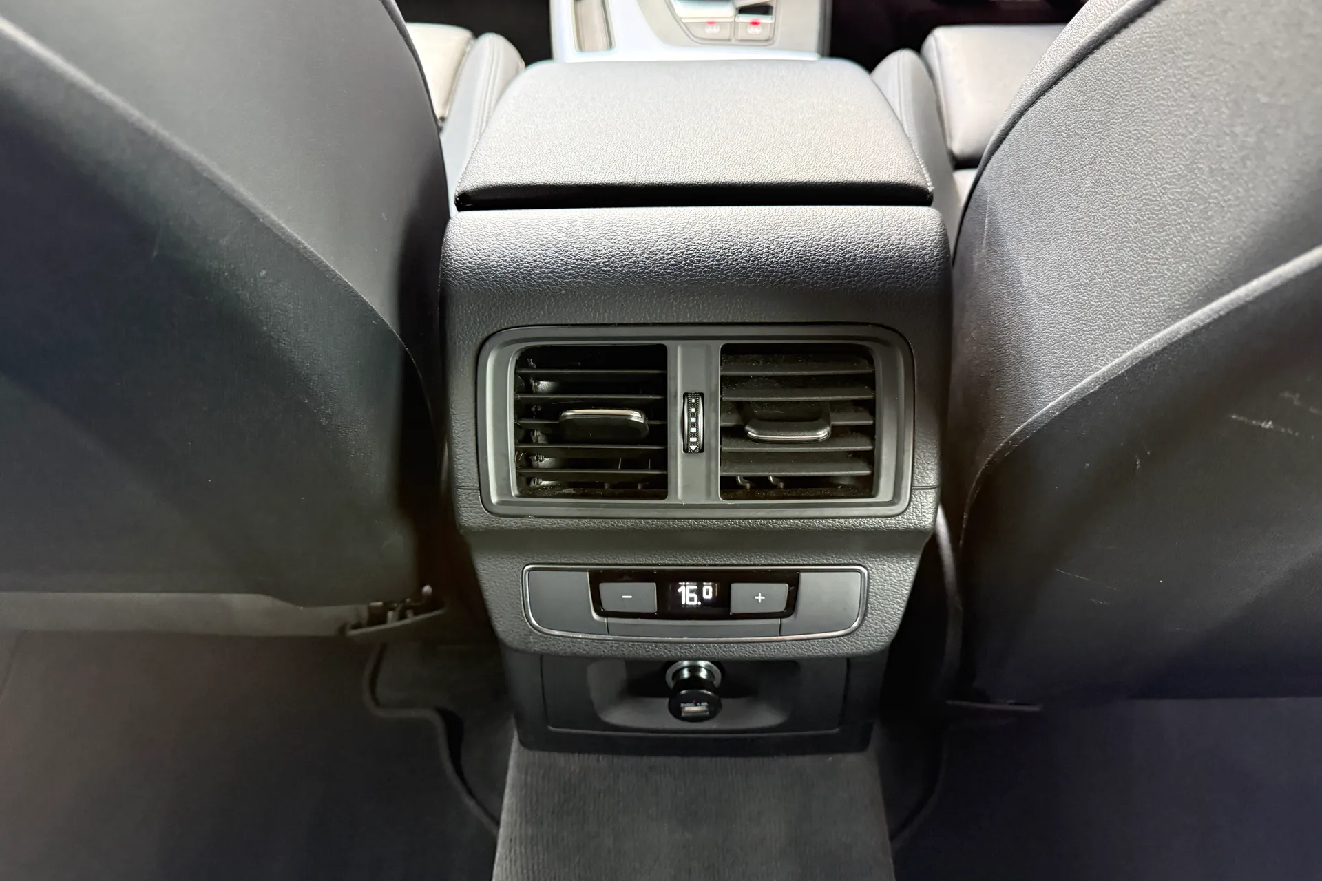 Audi Q5 thumbnail image number 42