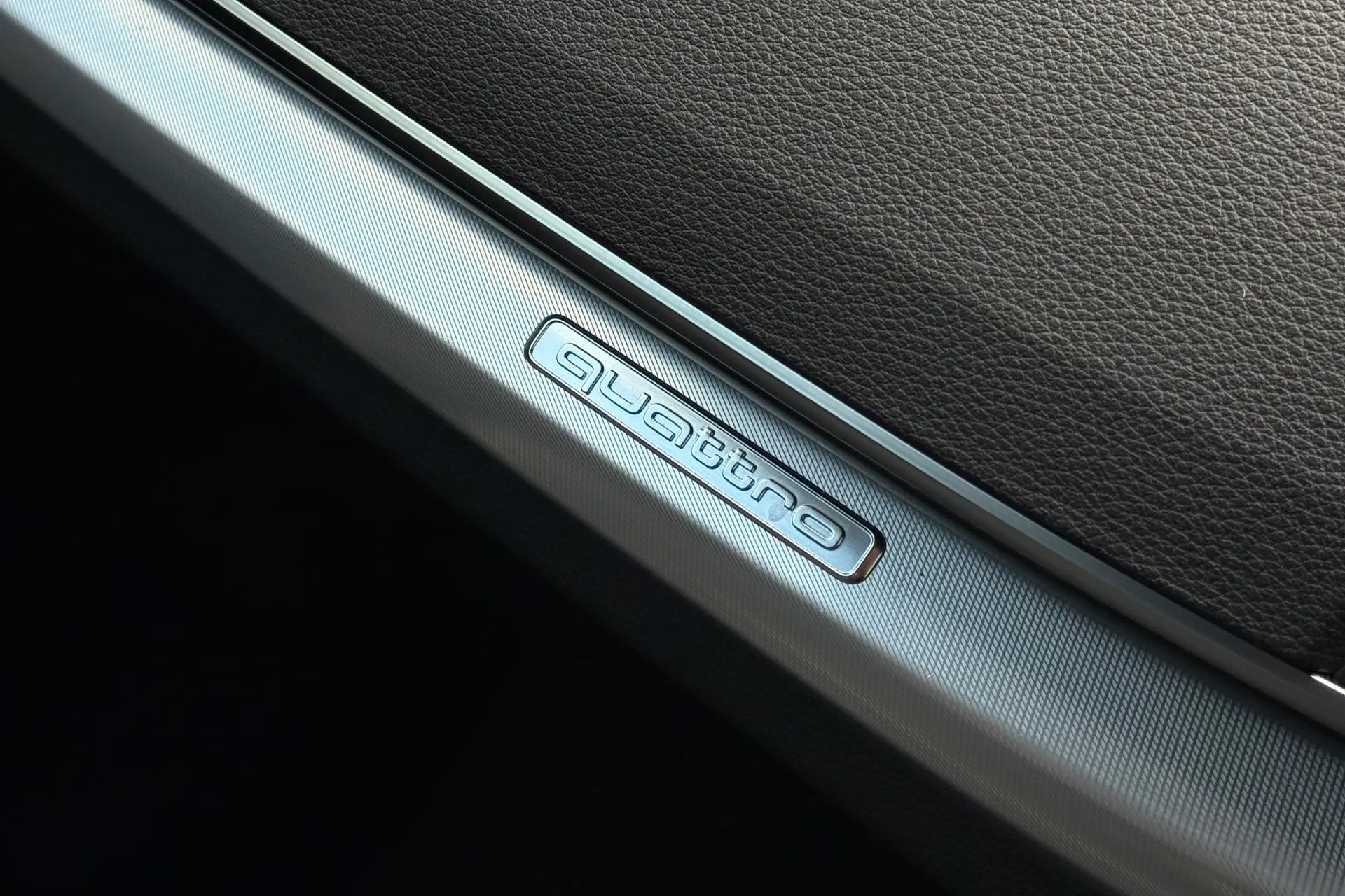 Audi Q5 thumbnail image number 32