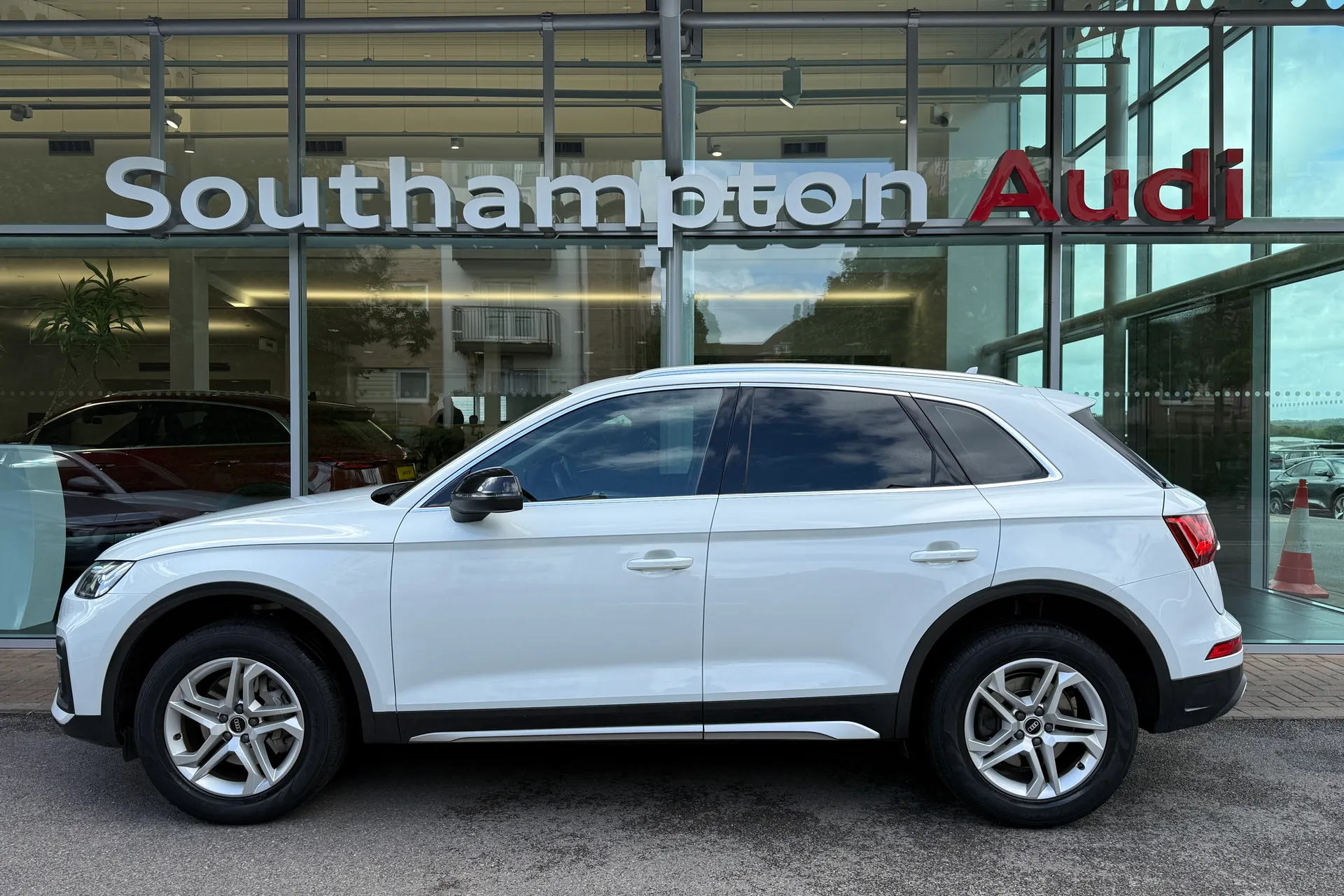 Audi Q5 thumbnail image number 52
