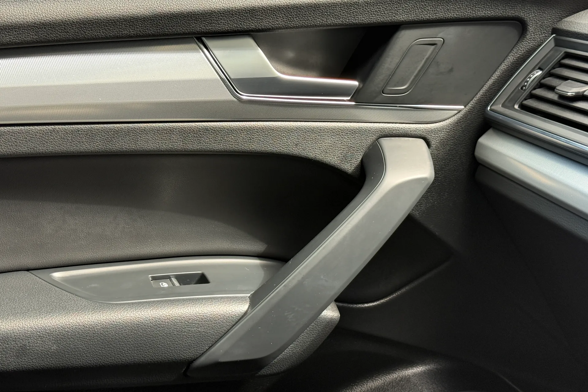 Audi Q5 thumbnail image number 31