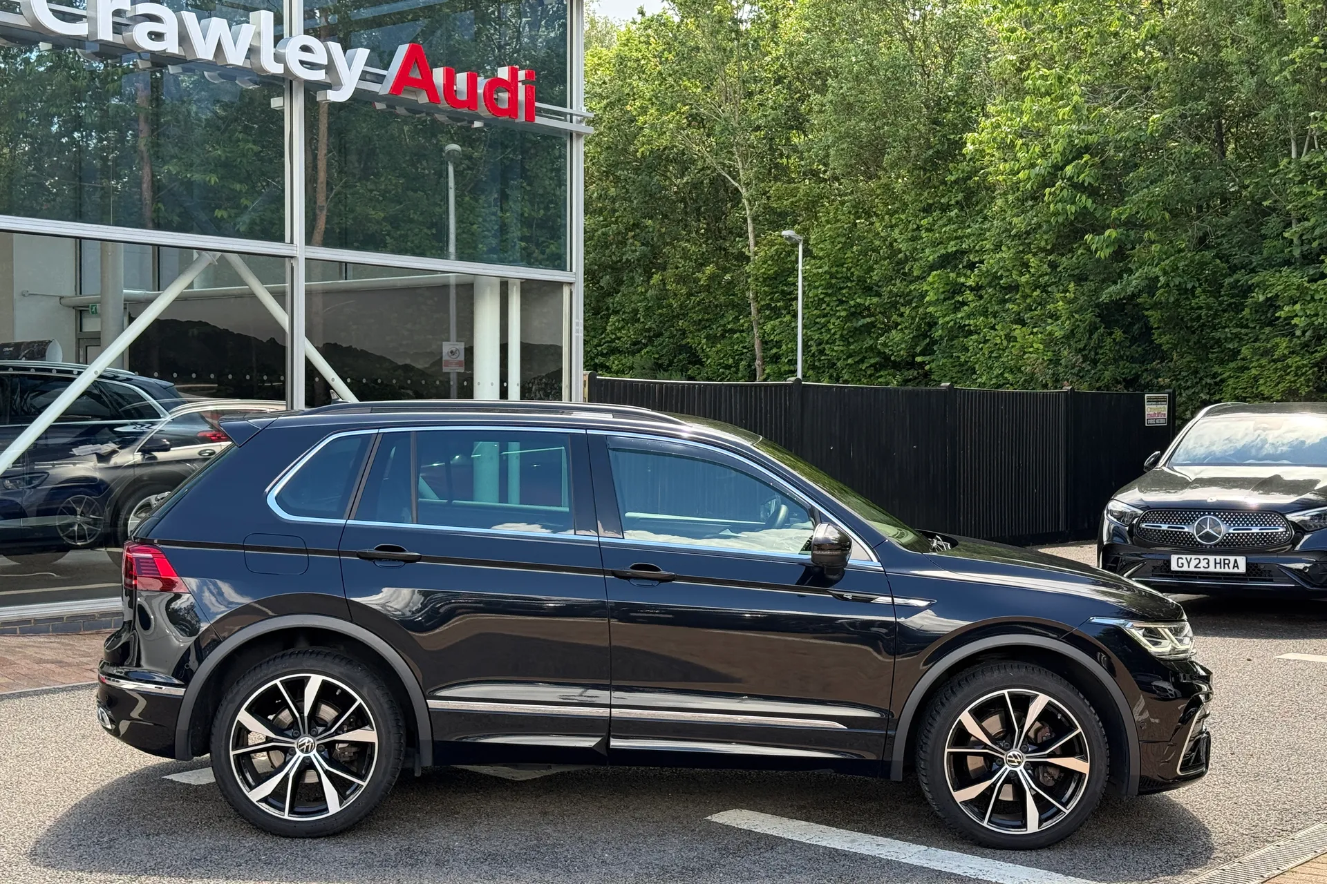 VOLKSWAGEN TIGUAN thumbnail image number 2