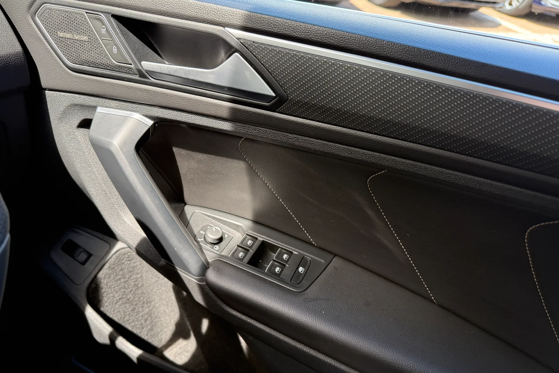 VOLKSWAGEN TIGUAN thumbnail image number 25