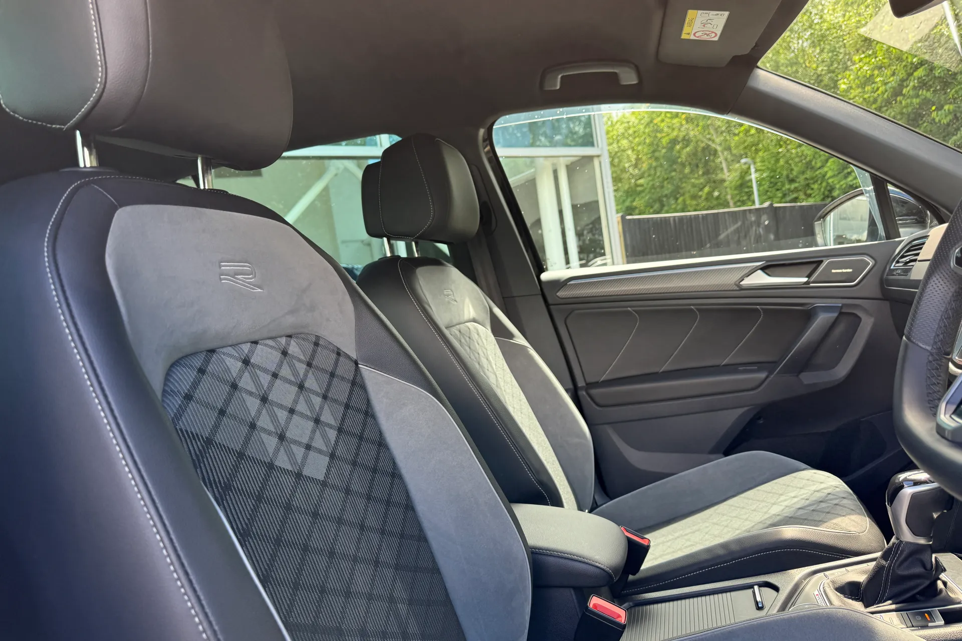VOLKSWAGEN TIGUAN thumbnail image number 32