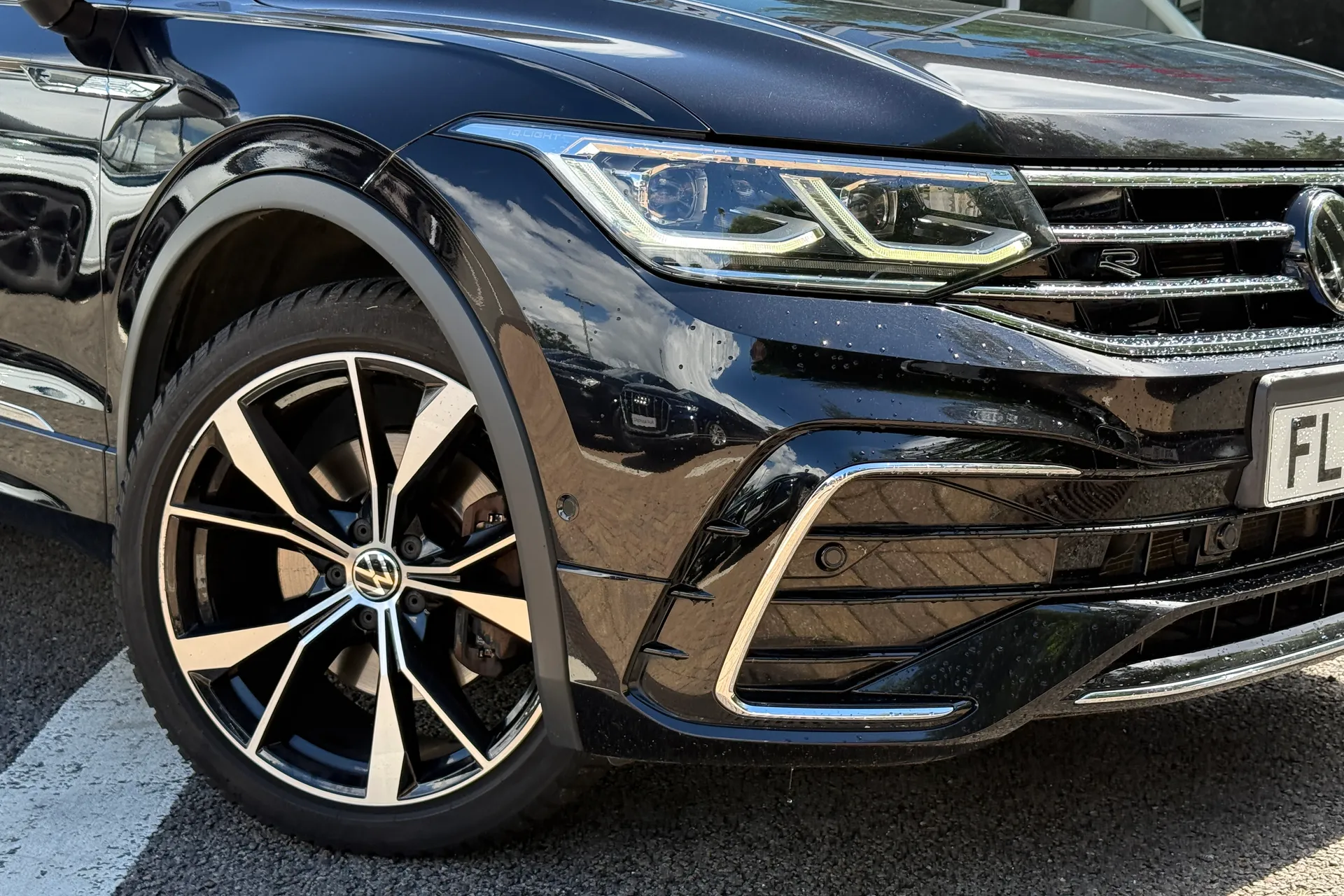 VOLKSWAGEN TIGUAN thumbnail image number 12