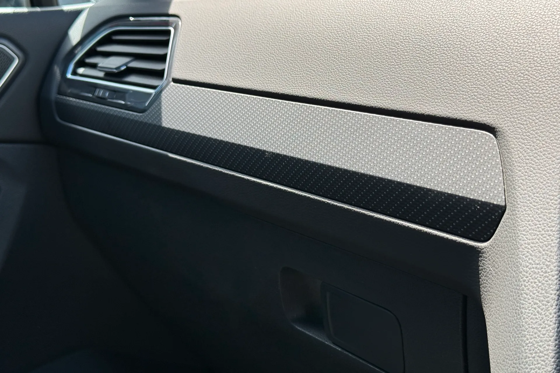 VOLKSWAGEN TIGUAN thumbnail image number 23