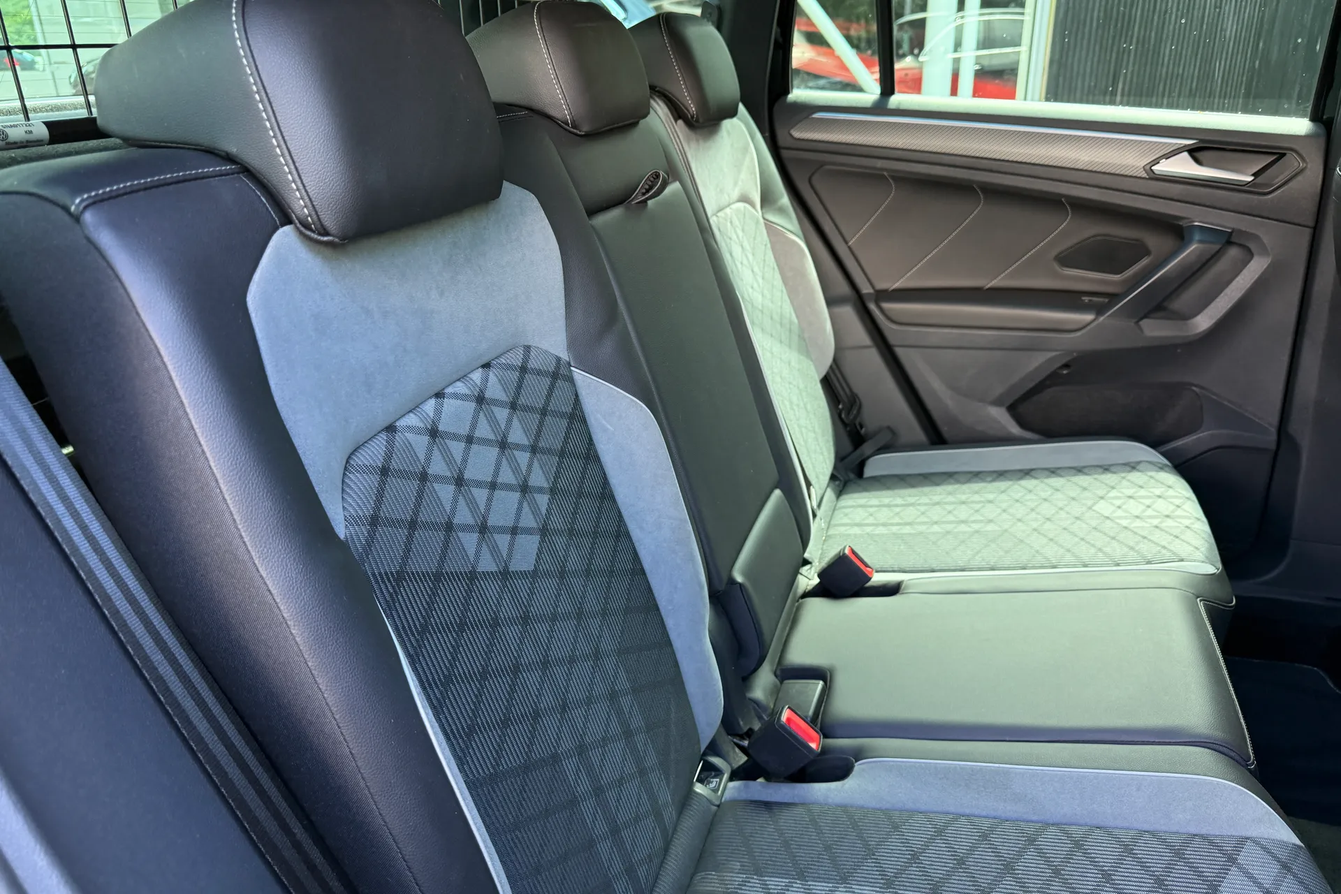 VOLKSWAGEN TIGUAN thumbnail image number 36