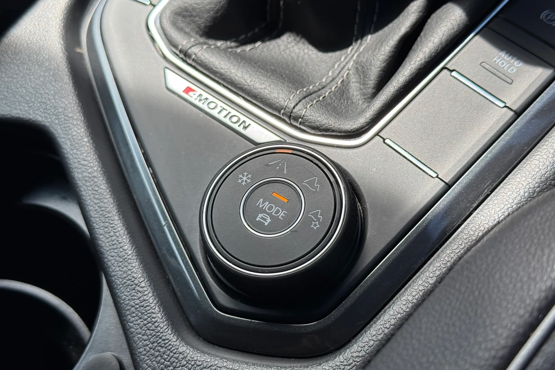 VOLKSWAGEN TIGUAN thumbnail image number 30
