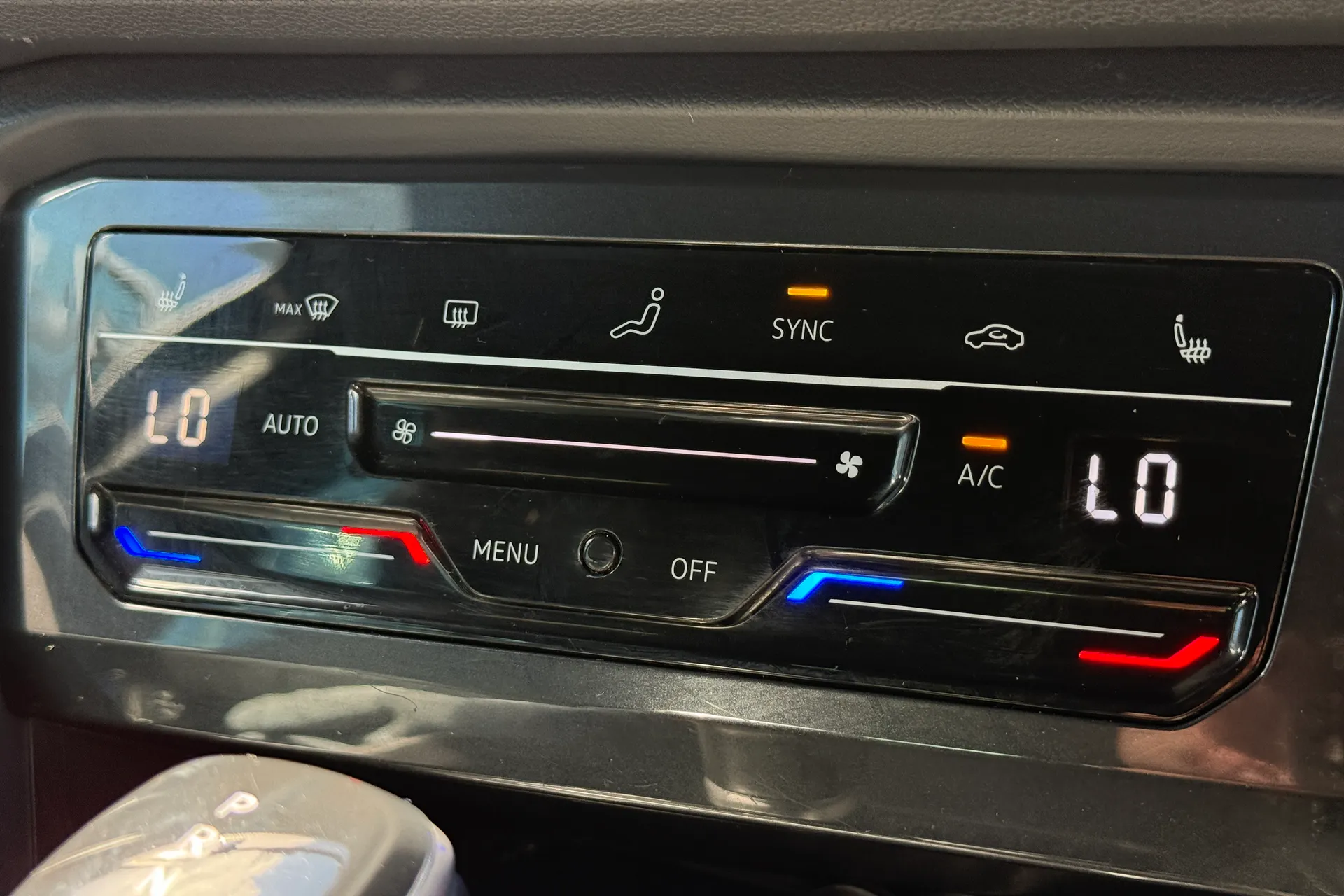 VOLKSWAGEN TIGUAN thumbnail image number 29
