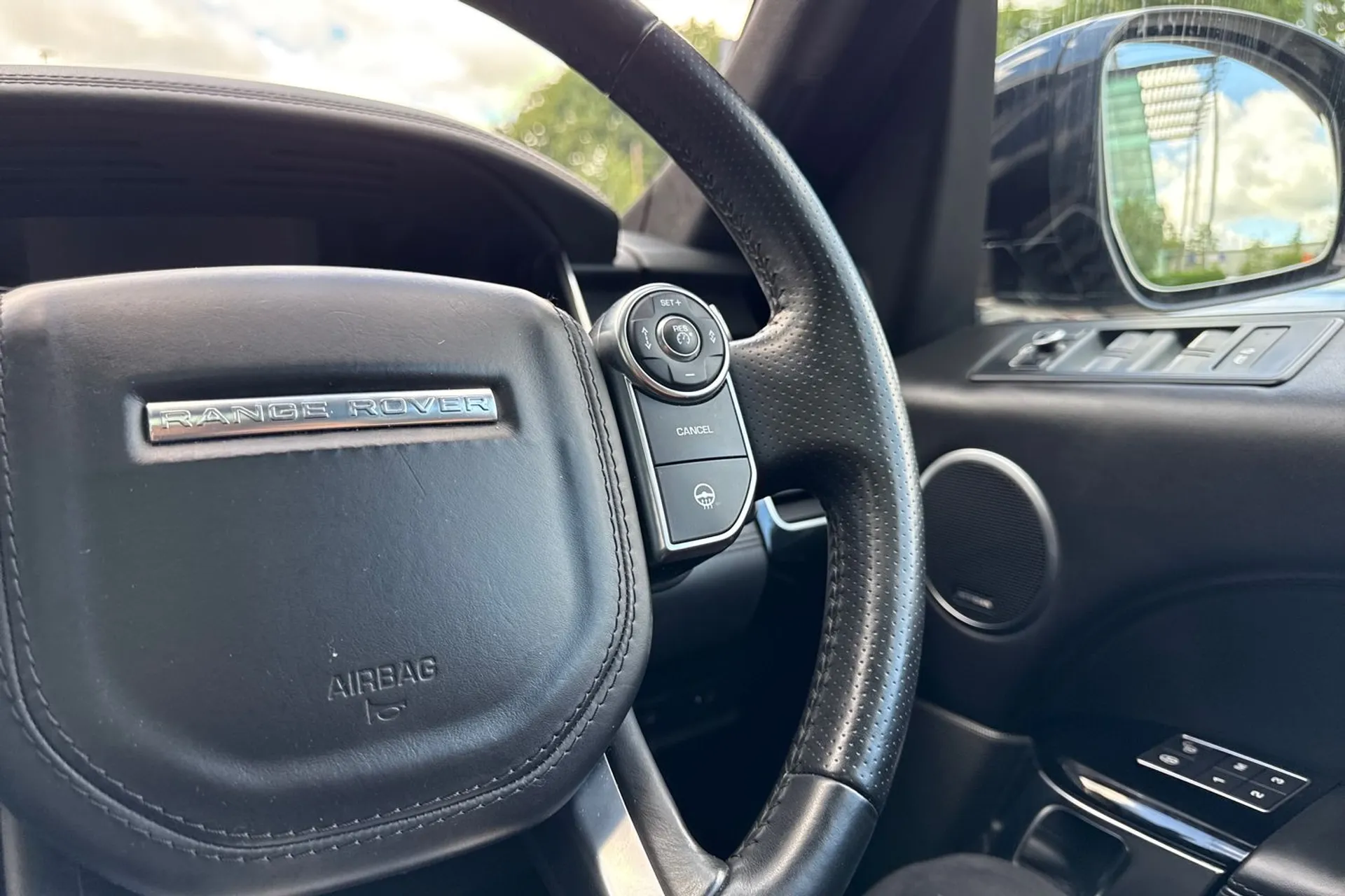 LAND ROVER RANGE ROVER SPORT thumbnail image number 39