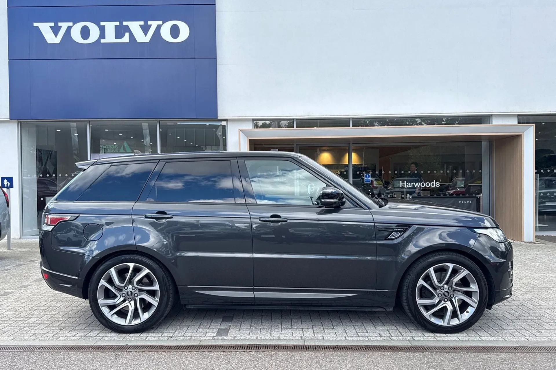 LAND ROVER RANGE ROVER SPORT thumbnail image number 2