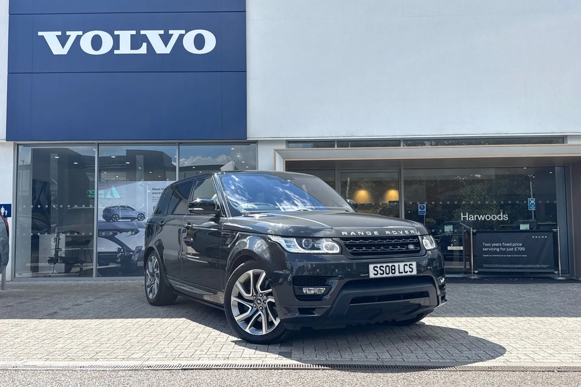 LAND ROVER RANGE ROVER SPORT focused image