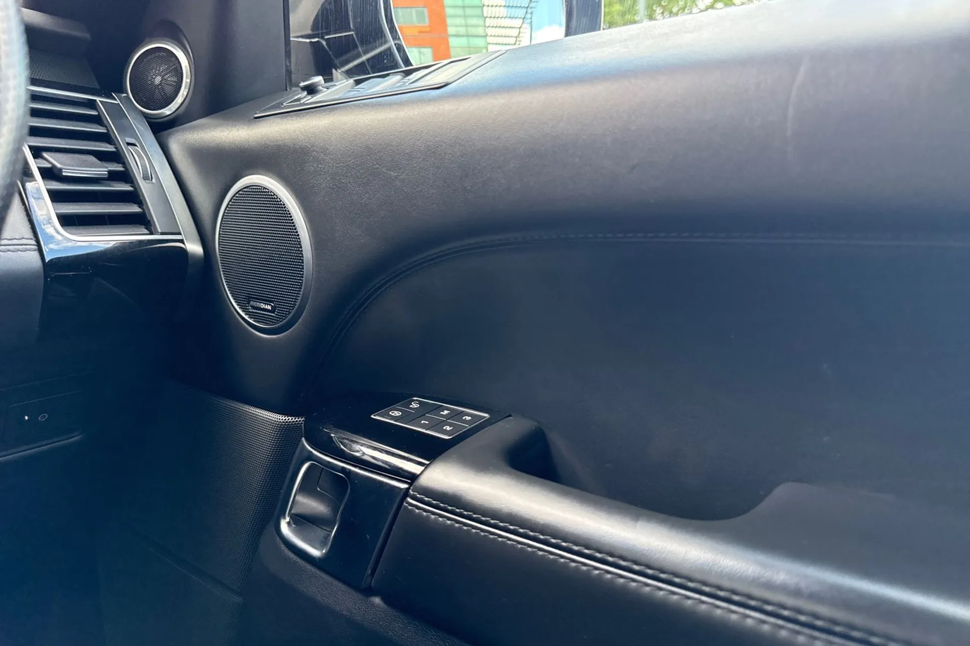 LAND ROVER RANGE ROVER SPORT thumbnail image number 44