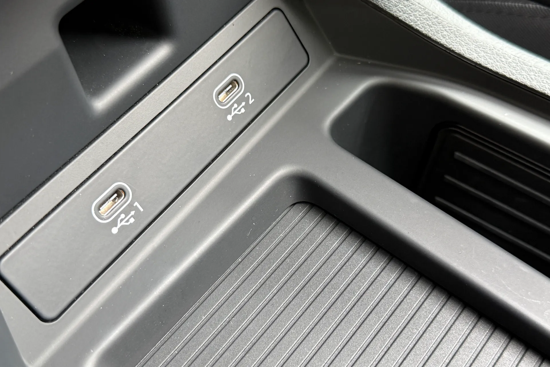 Audi Q8 thumbnail image number 43