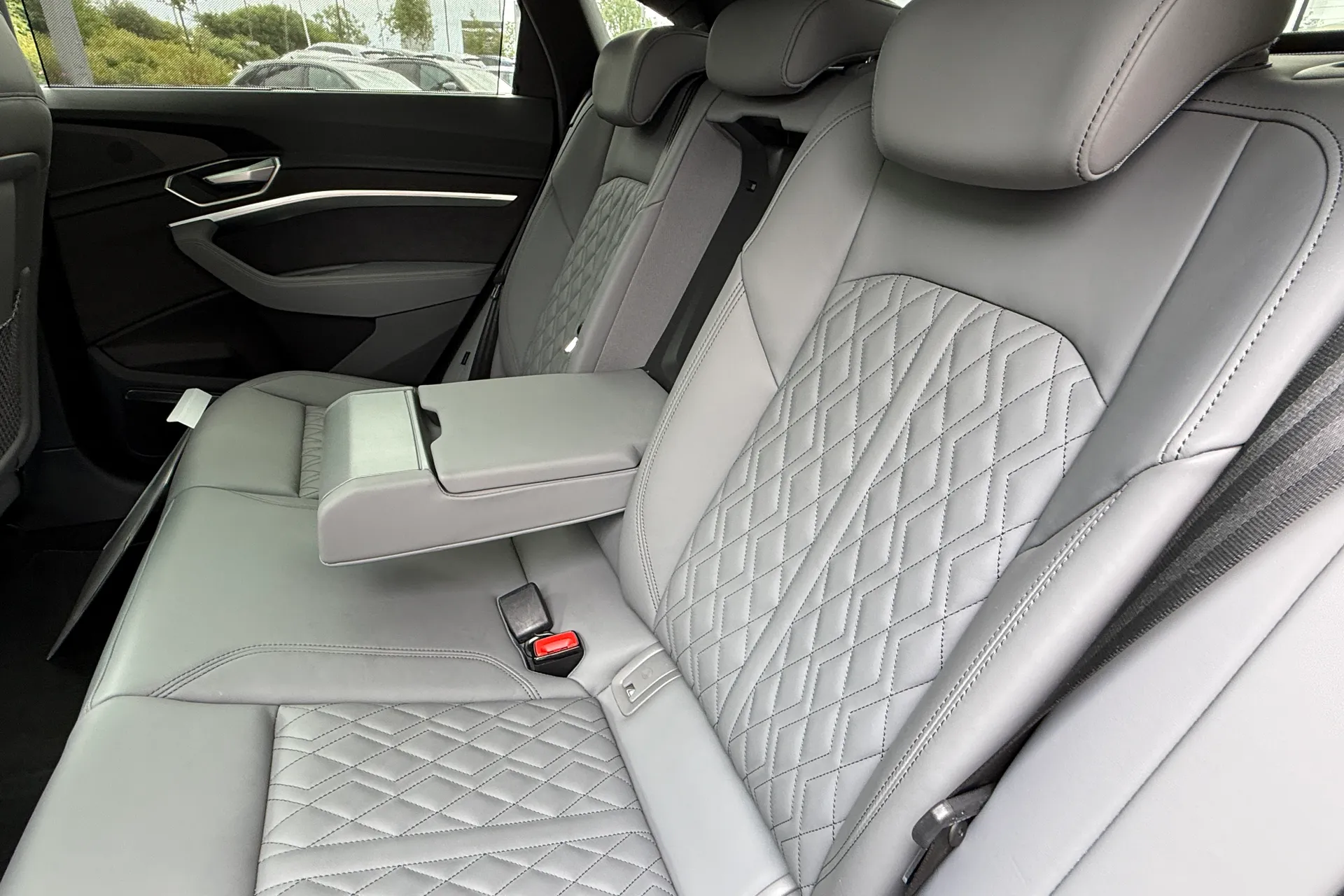 Audi Q8 thumbnail image number 58