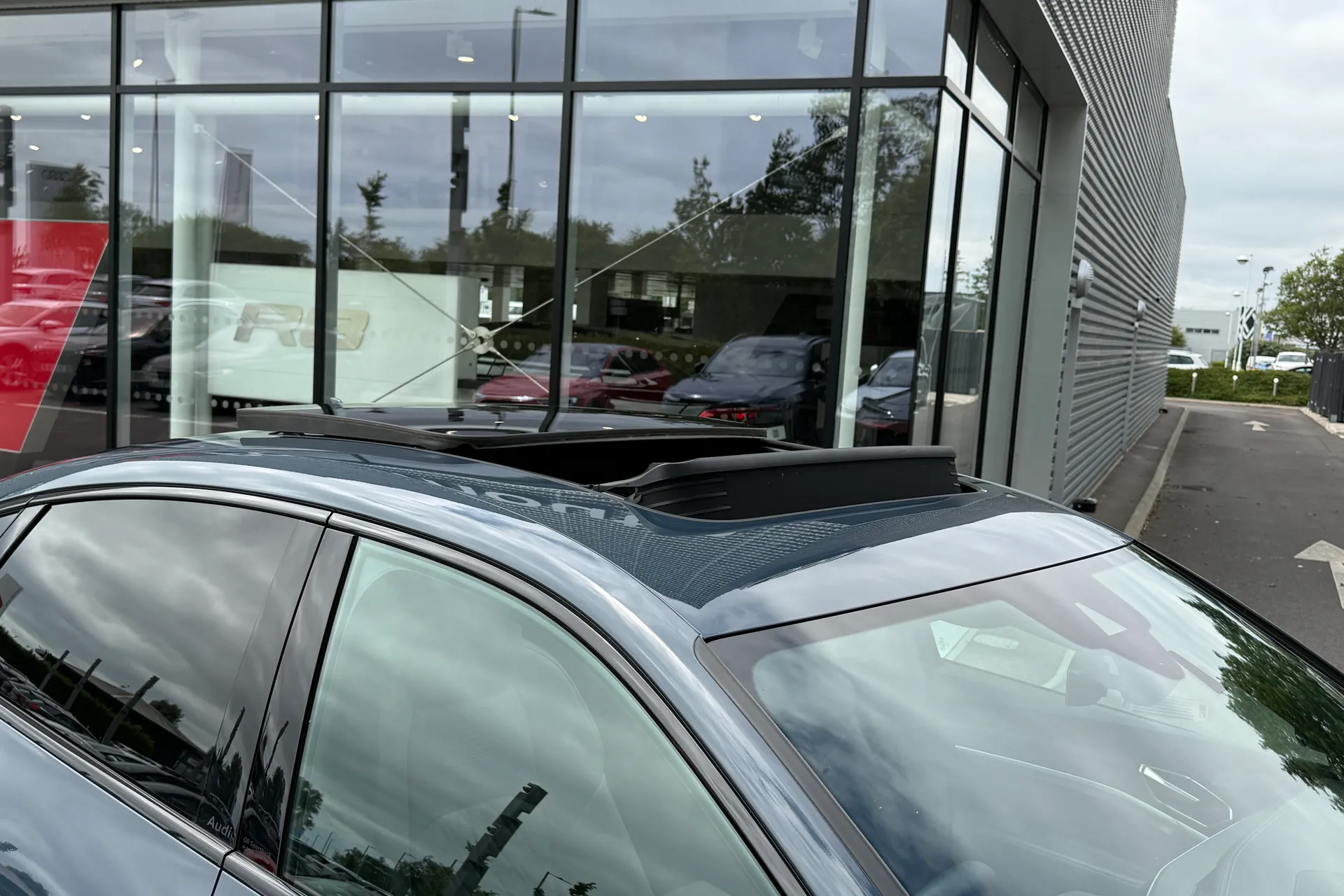 Audi Q8 thumbnail image number 15