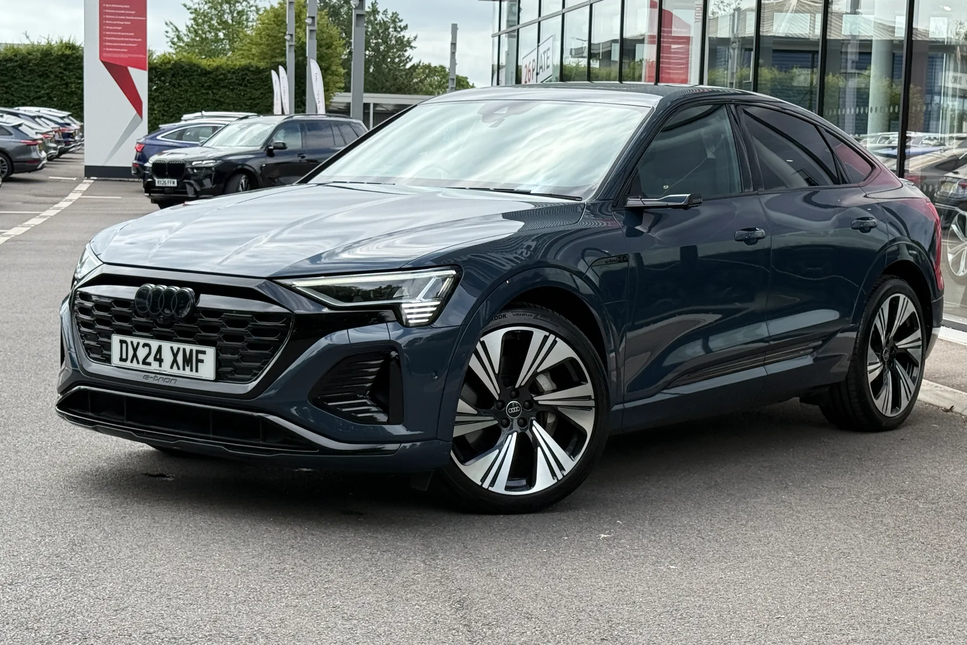 Audi Q8 thumbnail image number 12